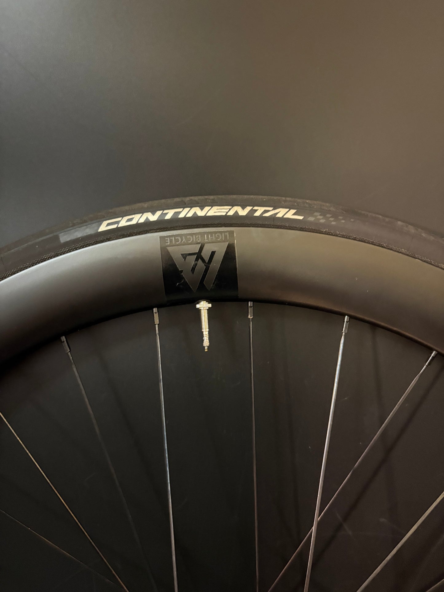 Light Bicycle 50mm Carbon Clincher / Lazarus Loop Wheelset 28h