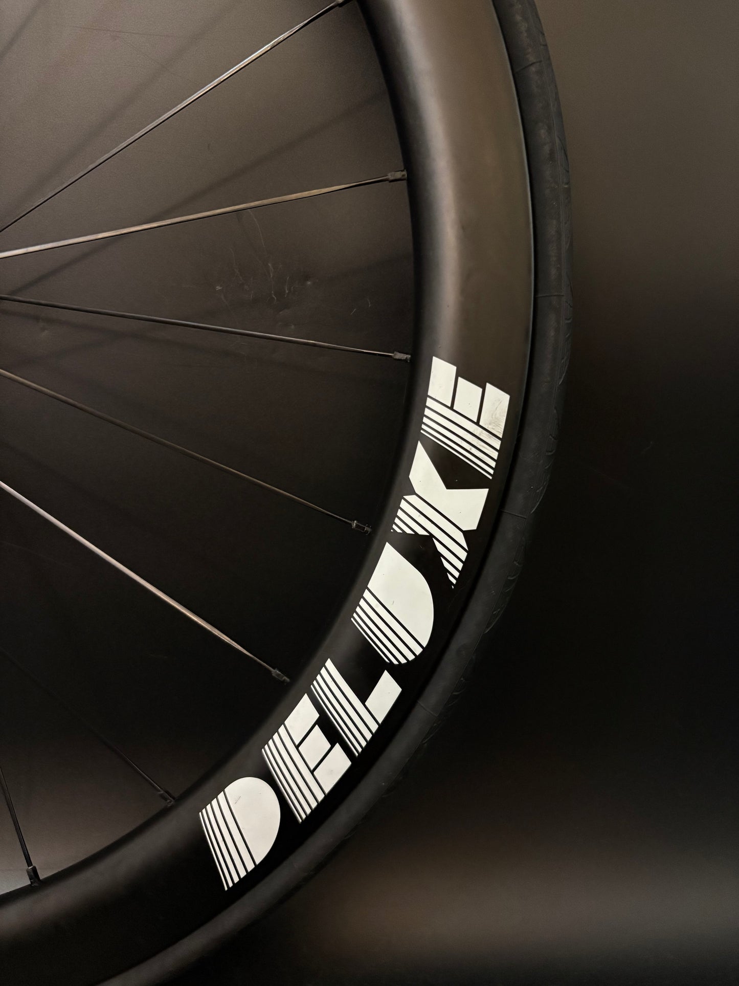 Deluxe White Logo 45mm Carbon / Mack LF + HF Wheelset Orange 24h