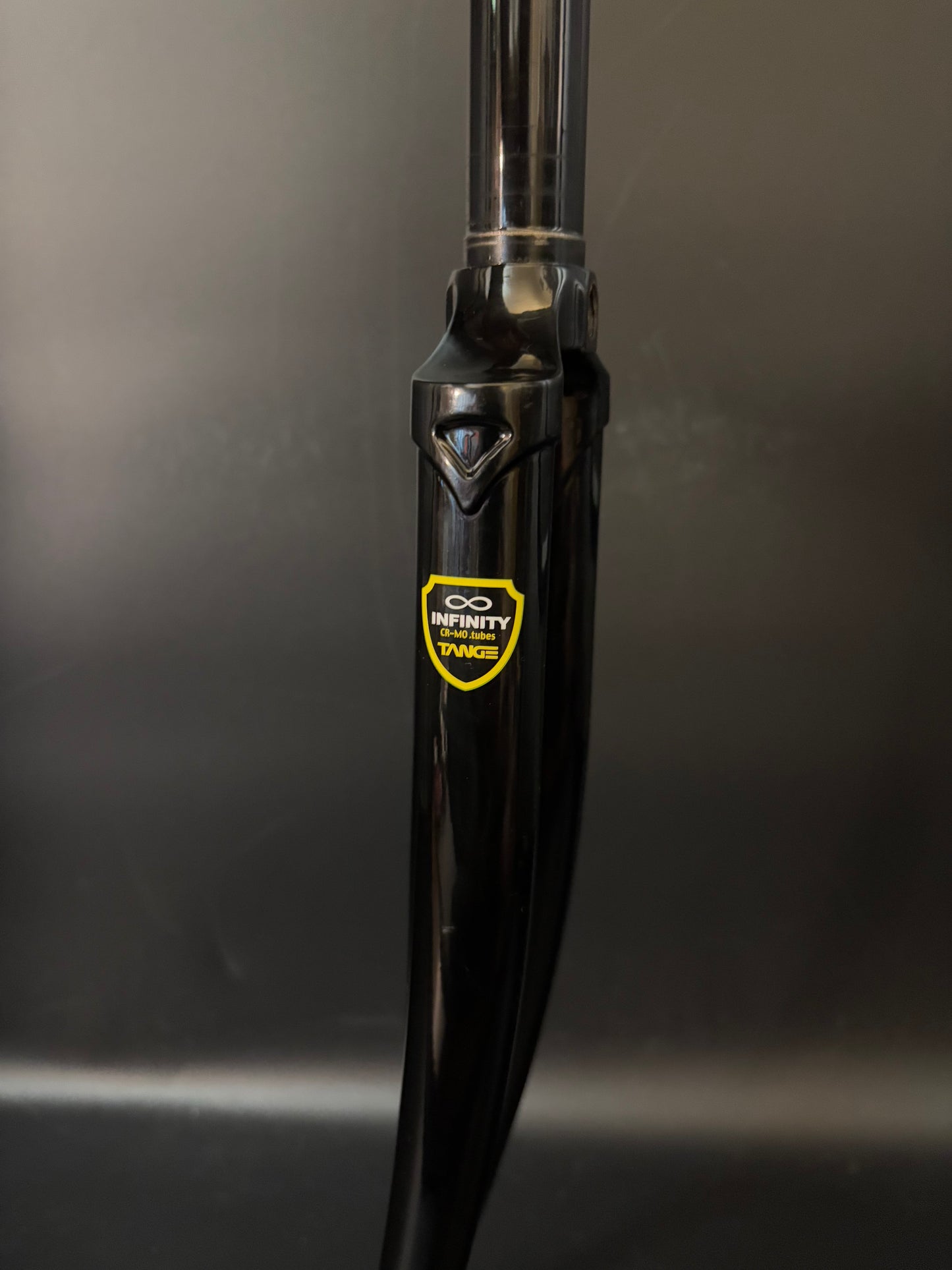 Tange Infinity Fork Black 1” Threadless 225mm