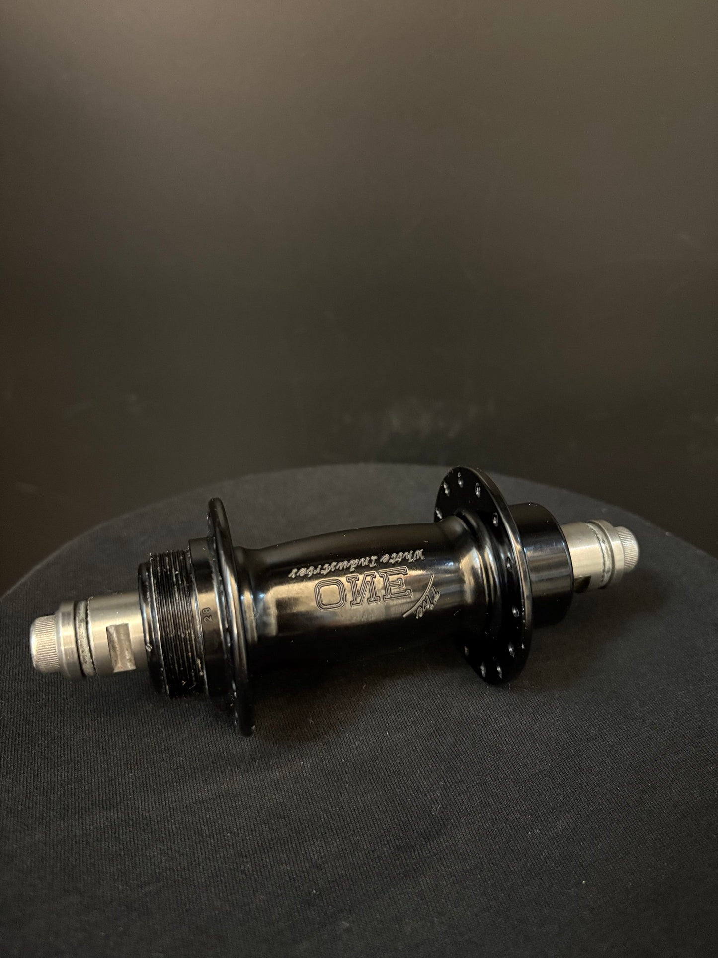 White Industries Eno Single Speed Hubs Black 28h