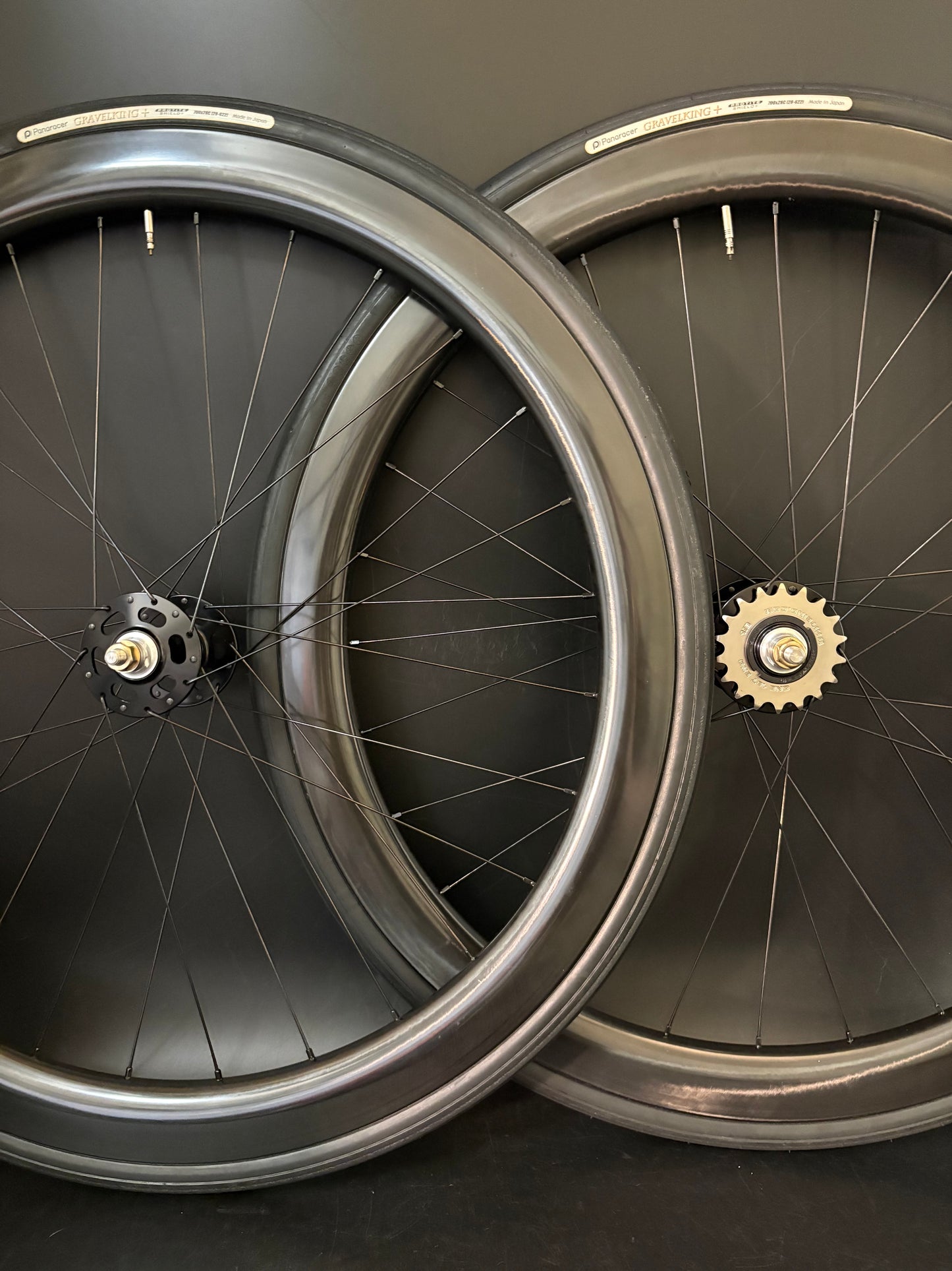 Light Bicycle Falcon AR45 Carbon Clincher / White Industries Wheelset Black 28h