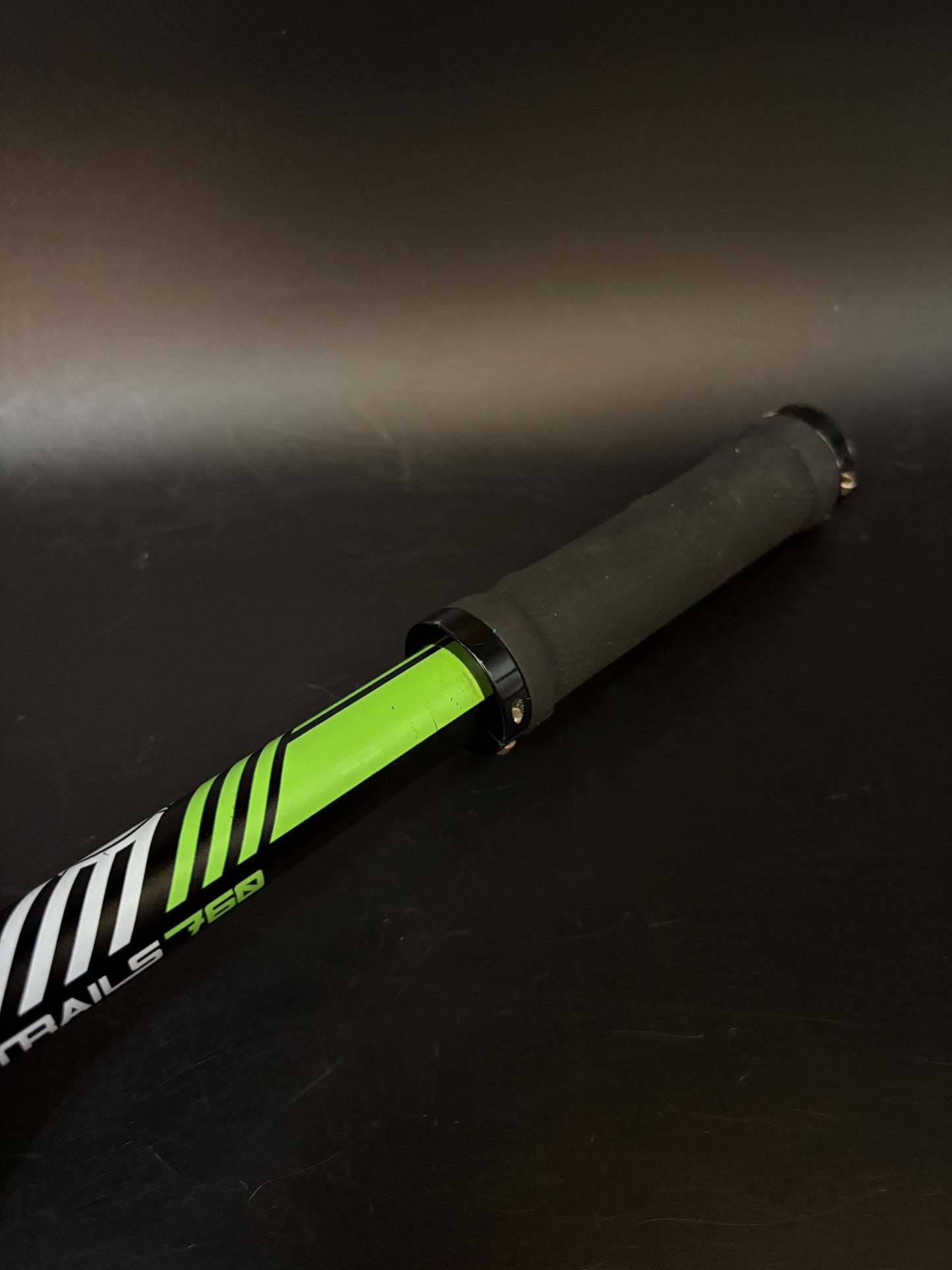 Deity Trails 760 Riser Handlebar Black/Green 760mm 31.8