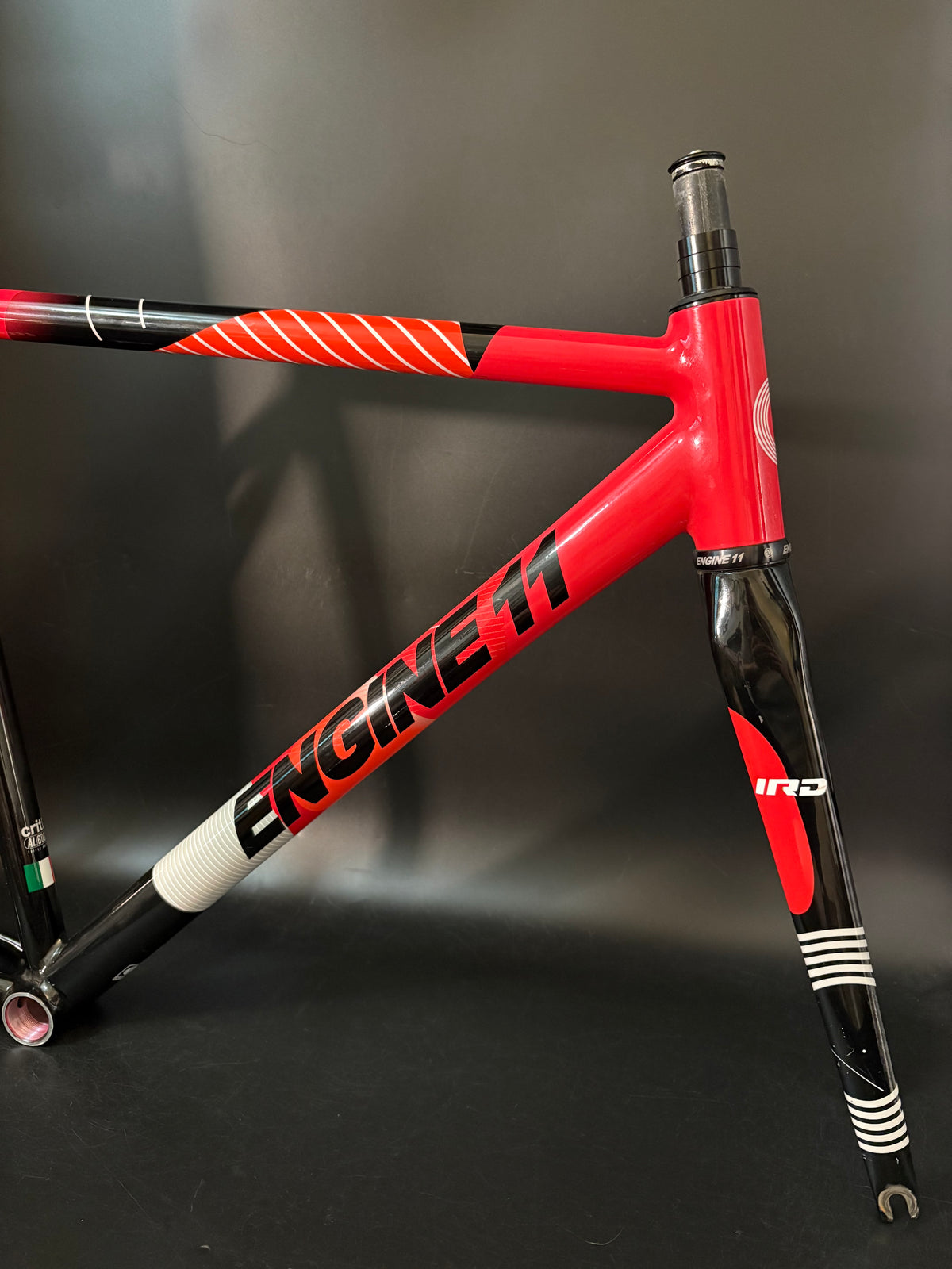 Engine 11 Crit D Frameset IRD Red Large