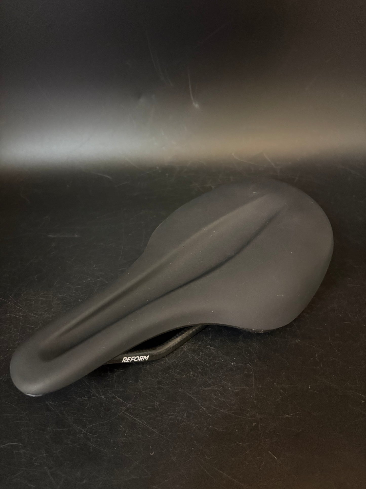 Reform Seymour Saddle Black 142mm Carbon
