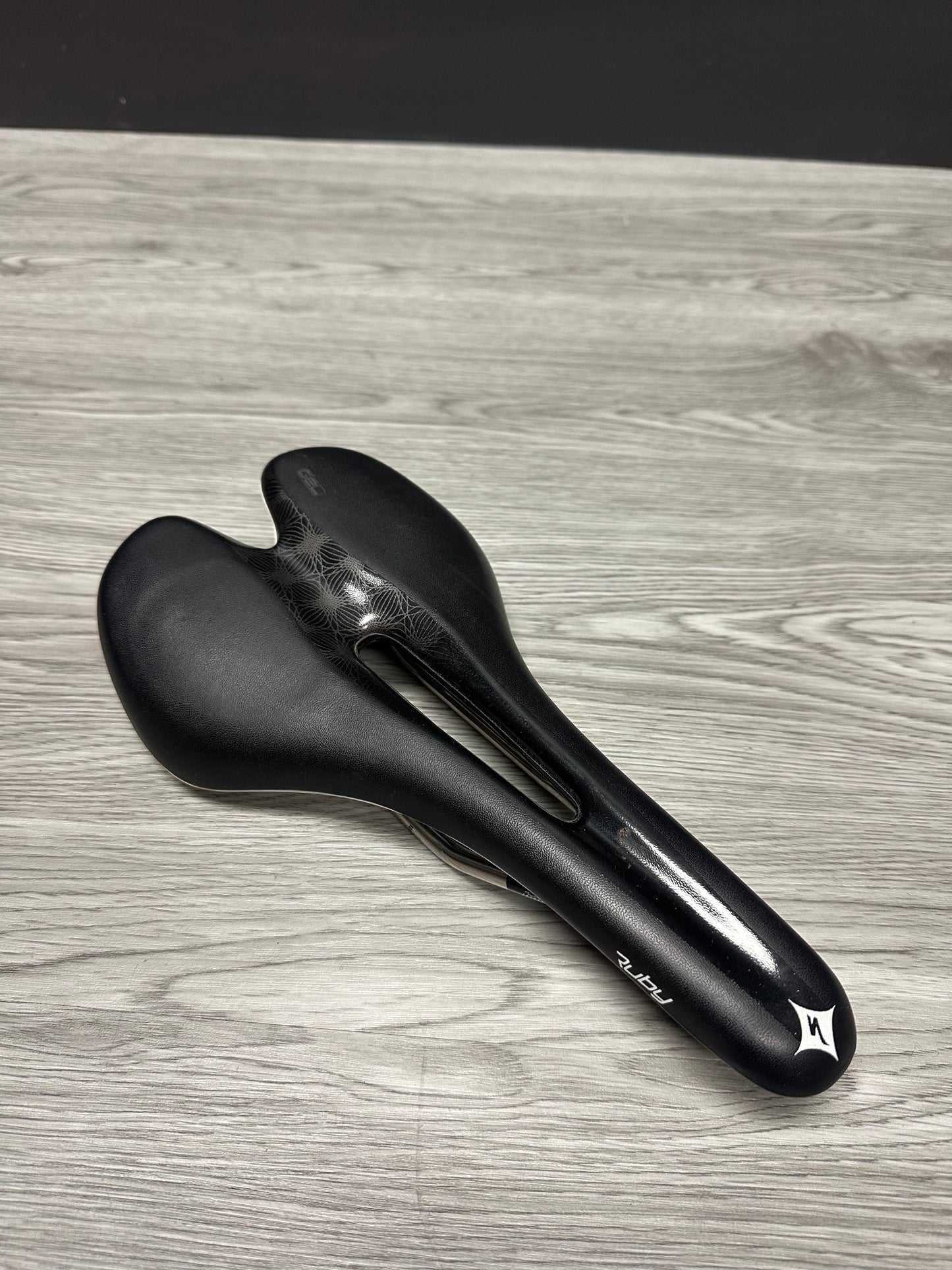 Specialized Ruby Expert Saddle Ti Rails 143mm