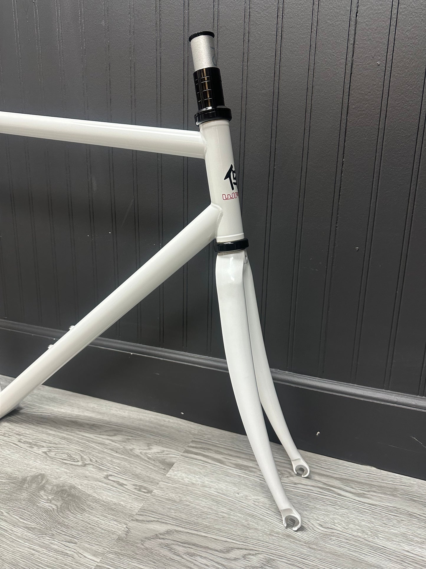 Wabi Lightning White 55cm