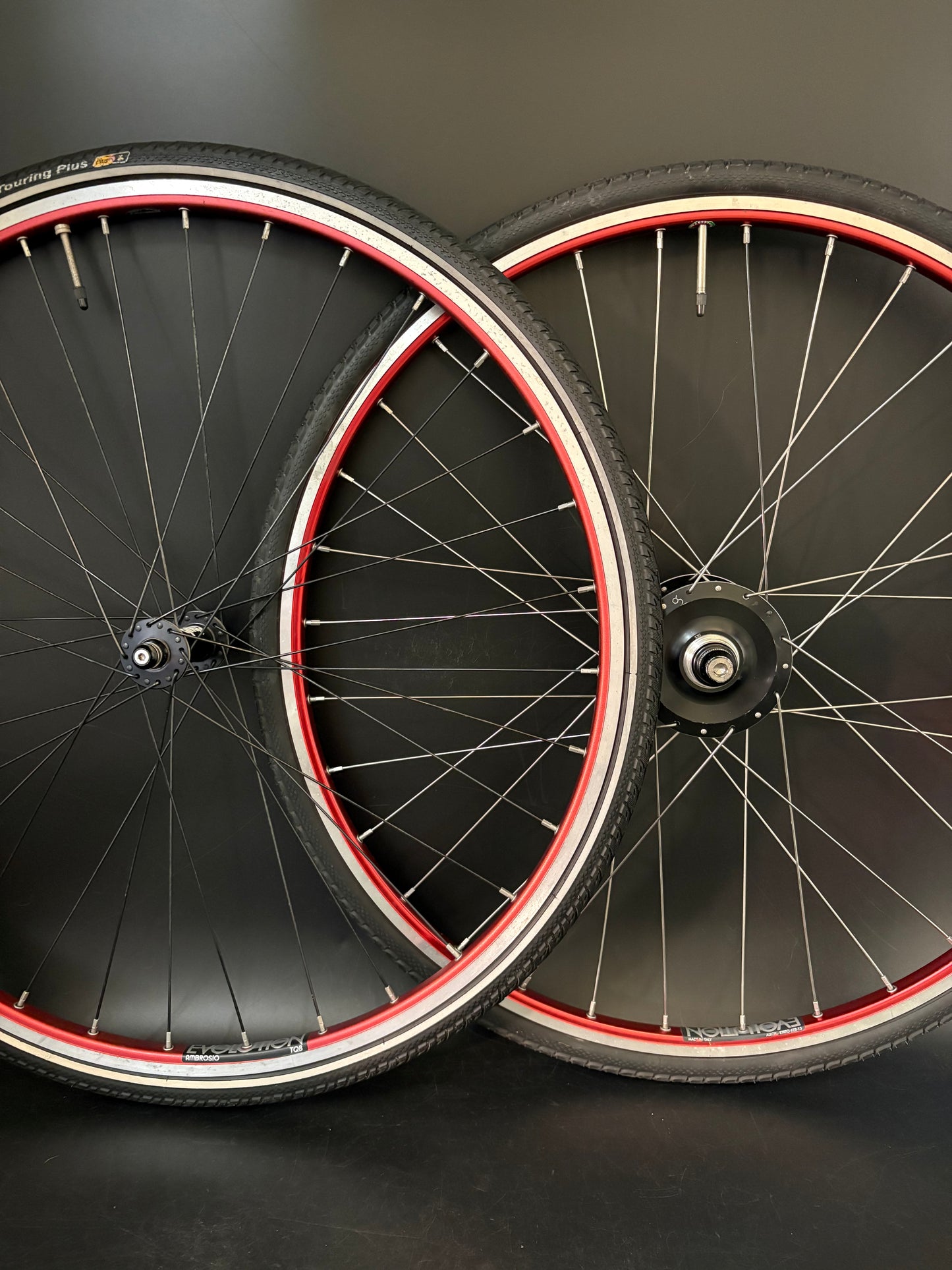 Ambrosio Evolution Red / Chub Hub Wheelset 32h