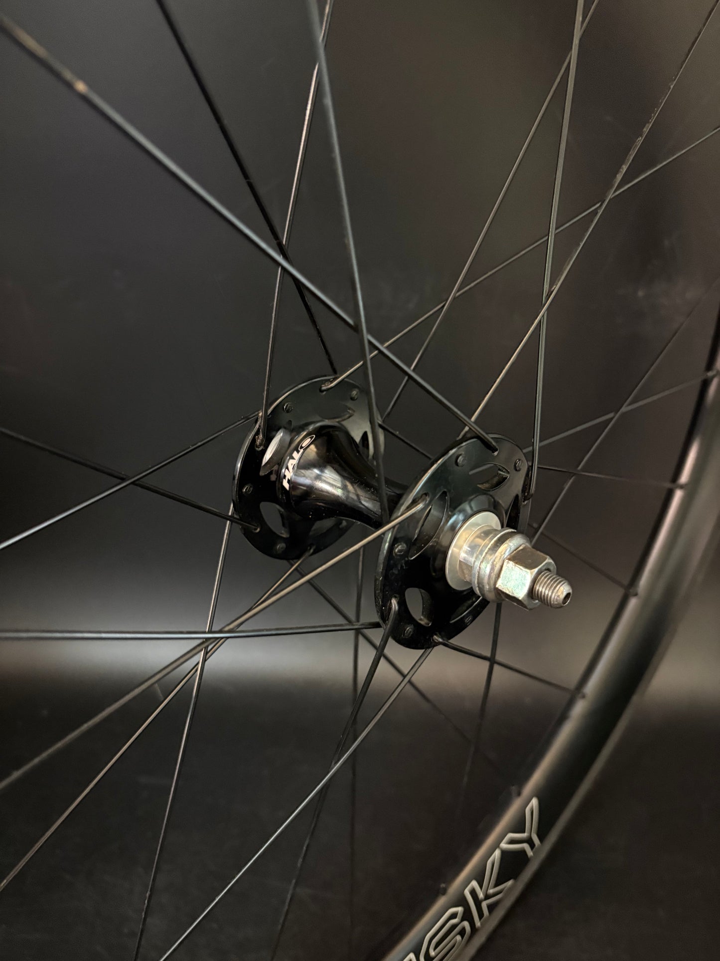 Whisky 50mm Carbon Clincher / Halo Wheelset Black 24h
