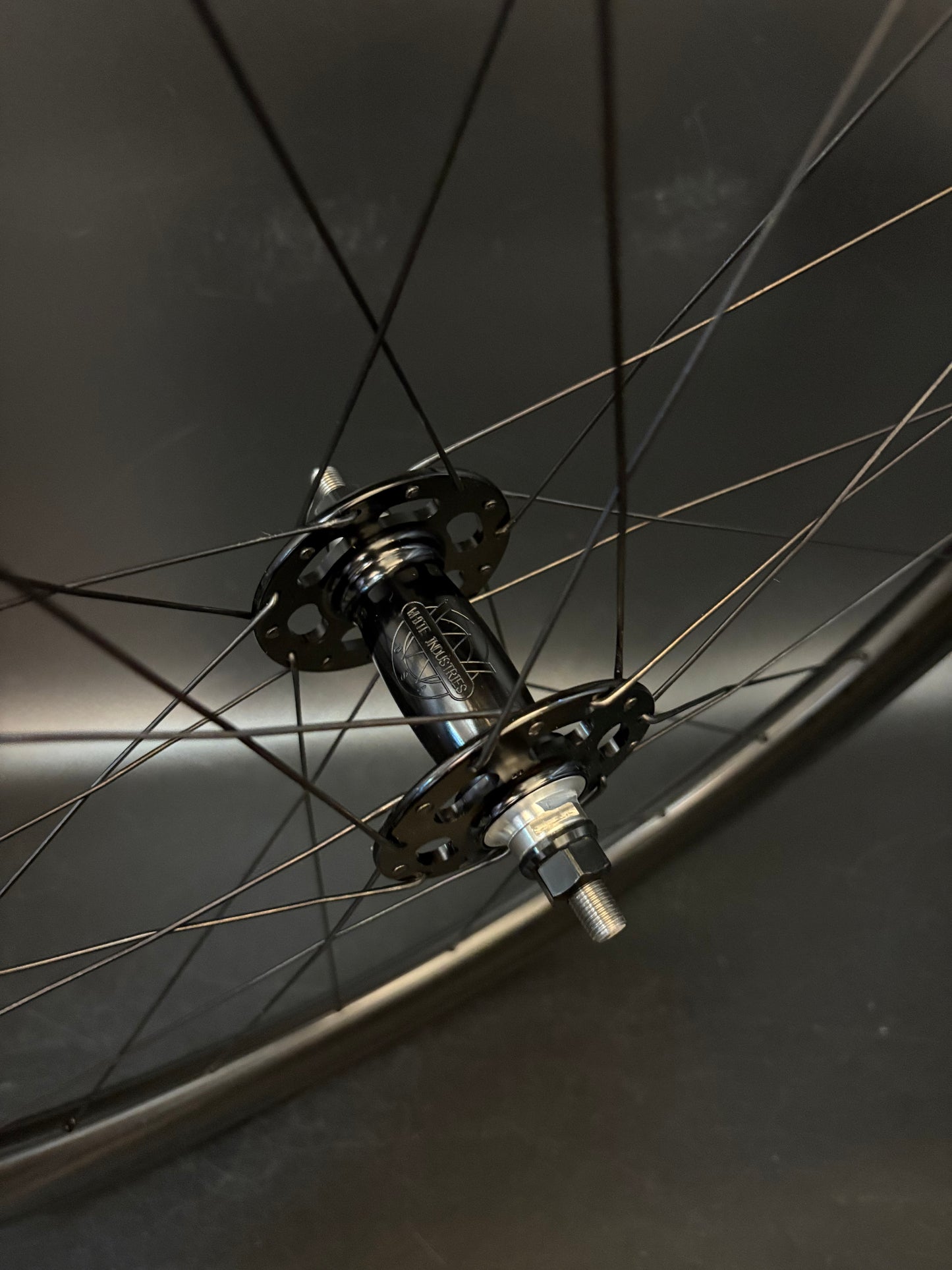 Light Bicycle Falcon AR45 Carbon Clincher / White Industries Black Wheelset 28h