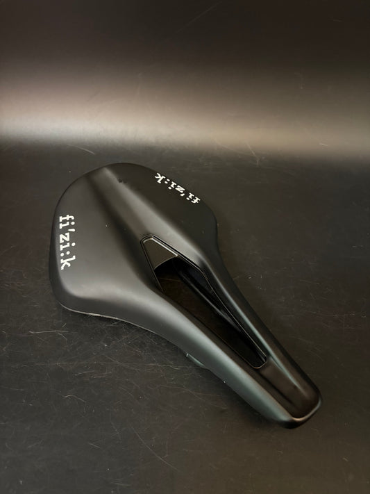 Fizik Argo Saddle Black 160mm