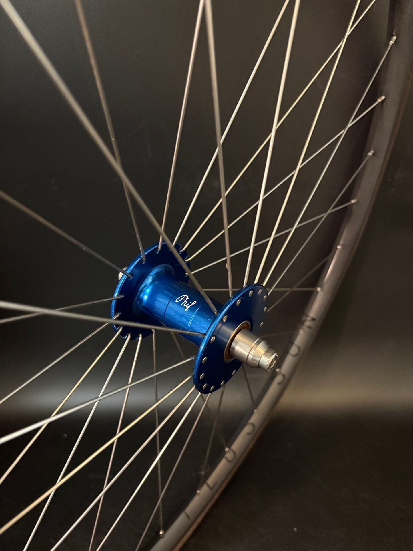 H Plus Son Archetype Grey / Phil Wood HF Blue Wheelset 32h