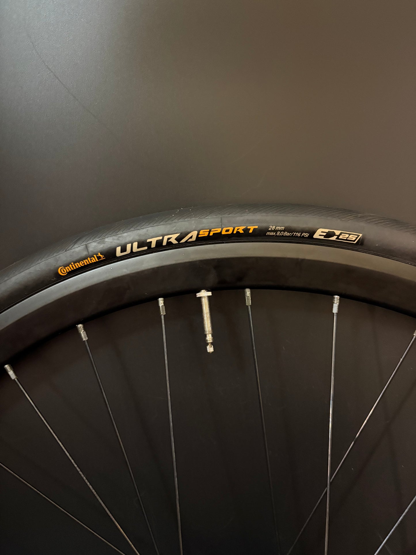 Velocity Deep V / Origin 8 Front Wheel Black 32h