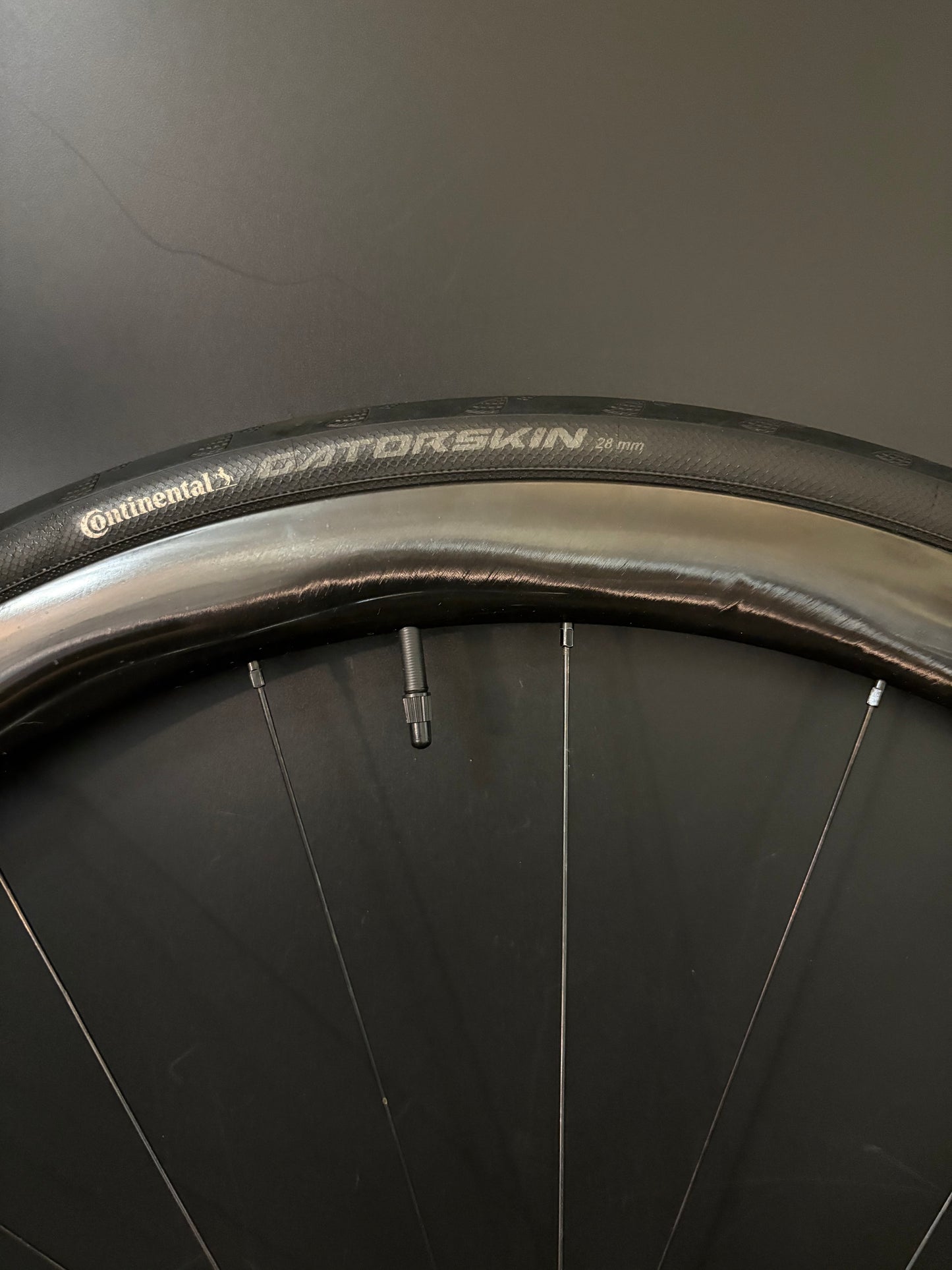 Light Bicycle AR375 + AR565 Carbon / Vendetta Wheelset 20/24h