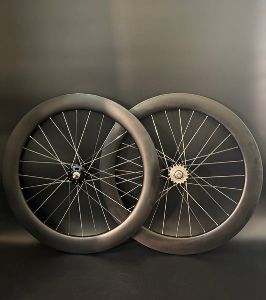 Light Bicycle Falcon R65 Carbon / White Industries Black Wheelset 28h
