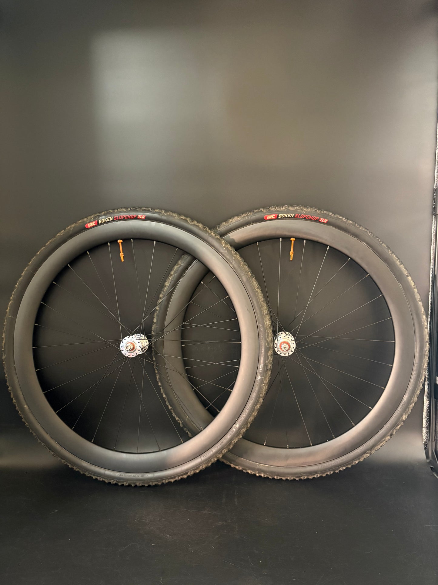 Light Bicycle AR45 Carbon Clincher / Raketa Wheelset 28h