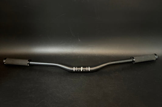 Crew Riser Handlebar Black 780mm 31.8
