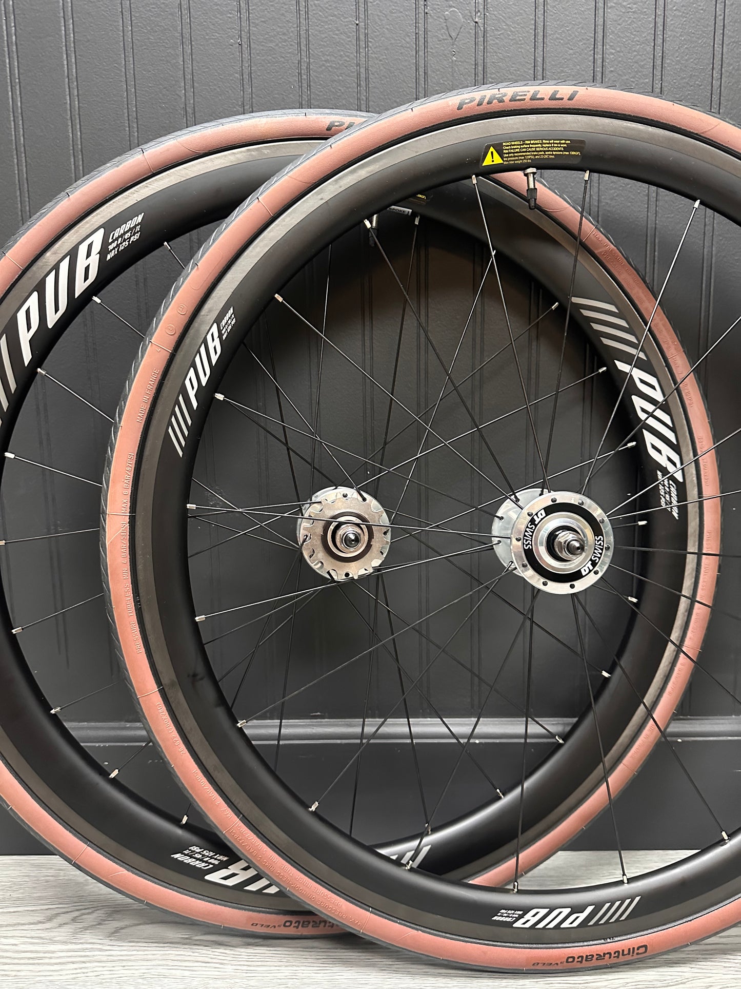 Pub 40mm Carbon / DT Swiss Wheelset 20/24h Fixed/Fixed