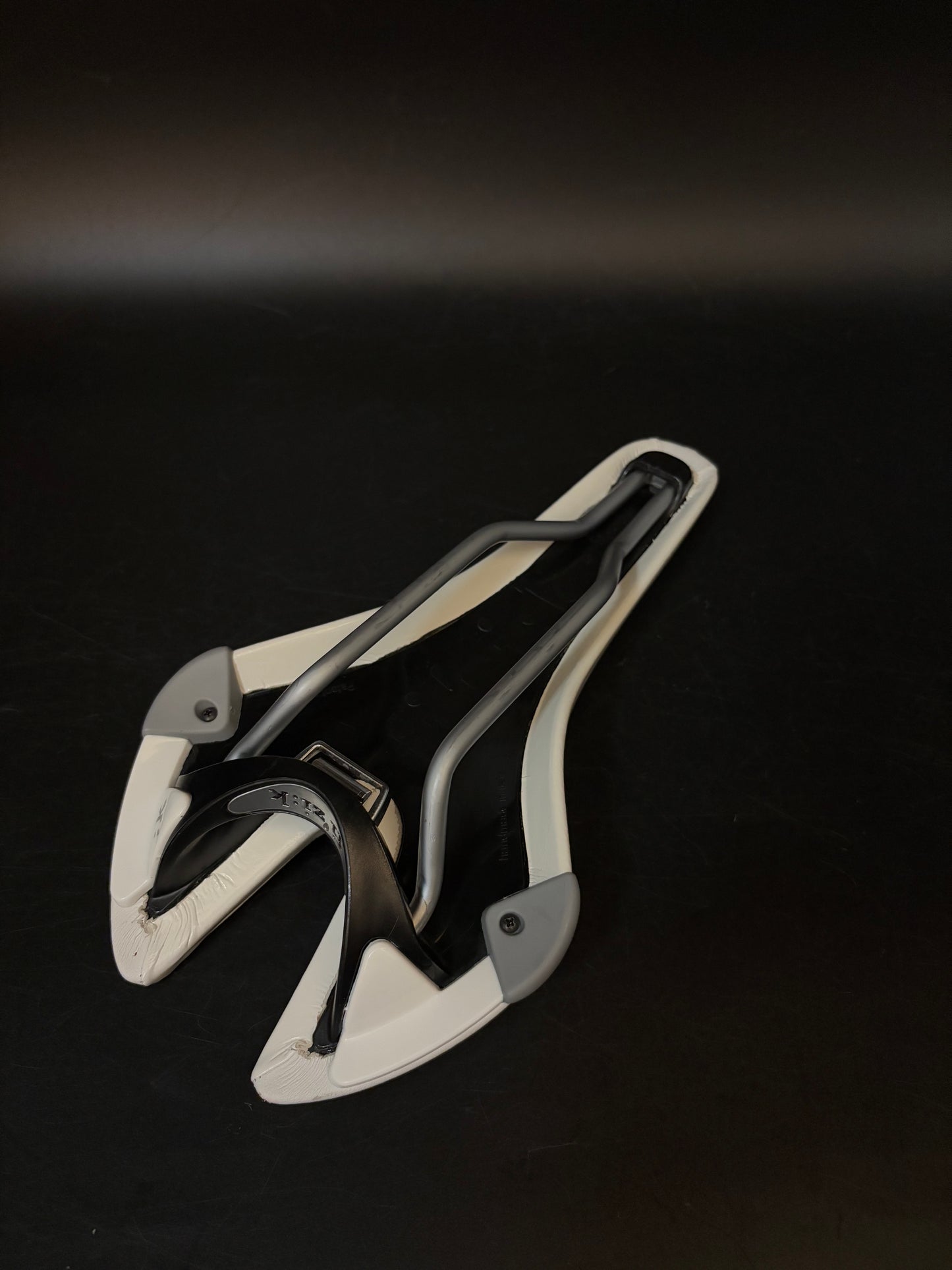 Fizik Ardea Saddle White