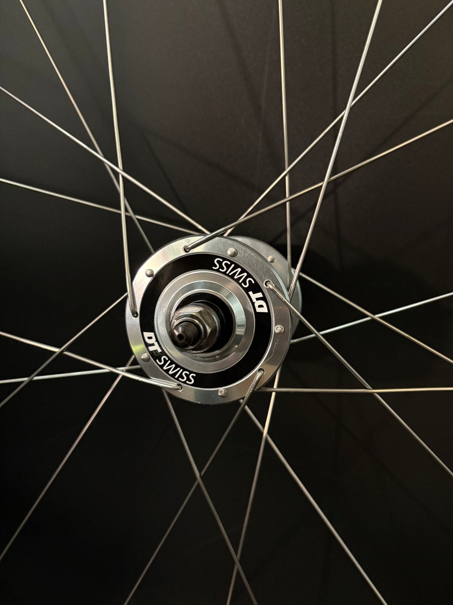 Unbranded 35mm Carbon Clincher + Giant 42 Carbon Clincher Tubeless / DT Swiss Wheelset 20/24h
