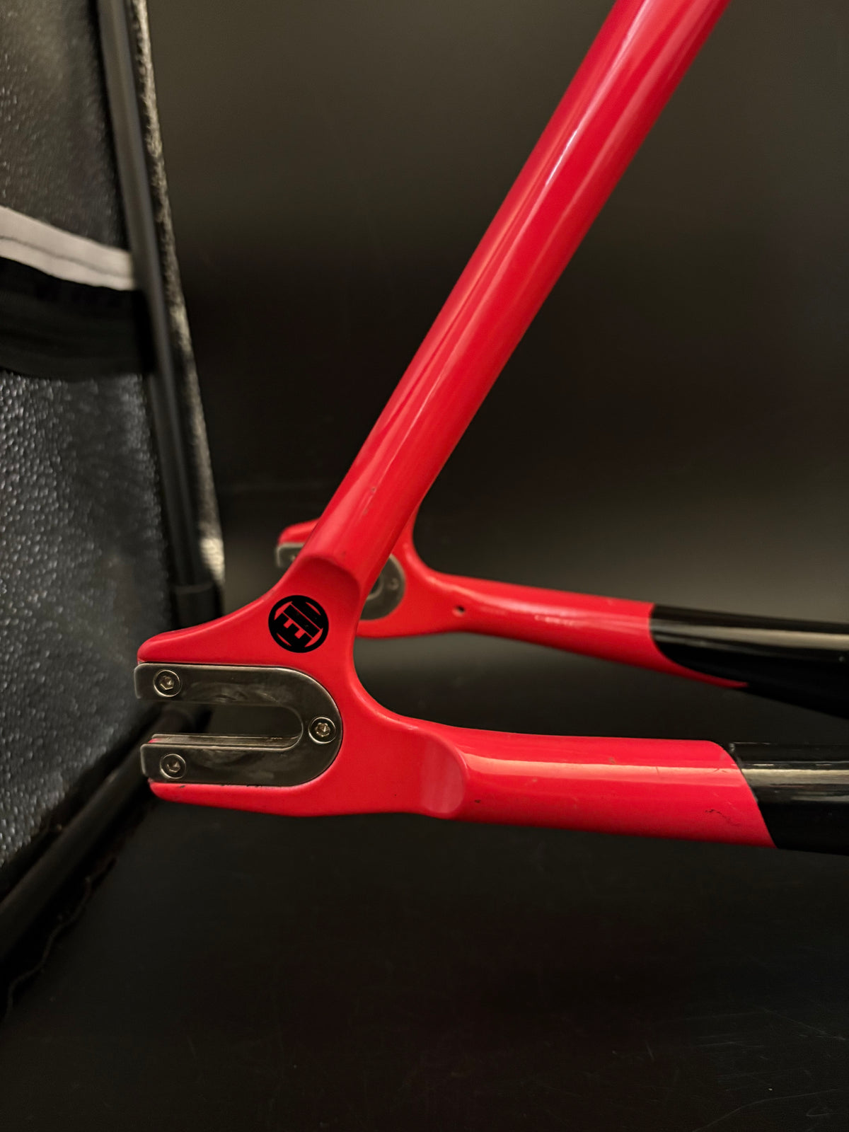 Engine 11 Crit D Frameset IRD Red Large