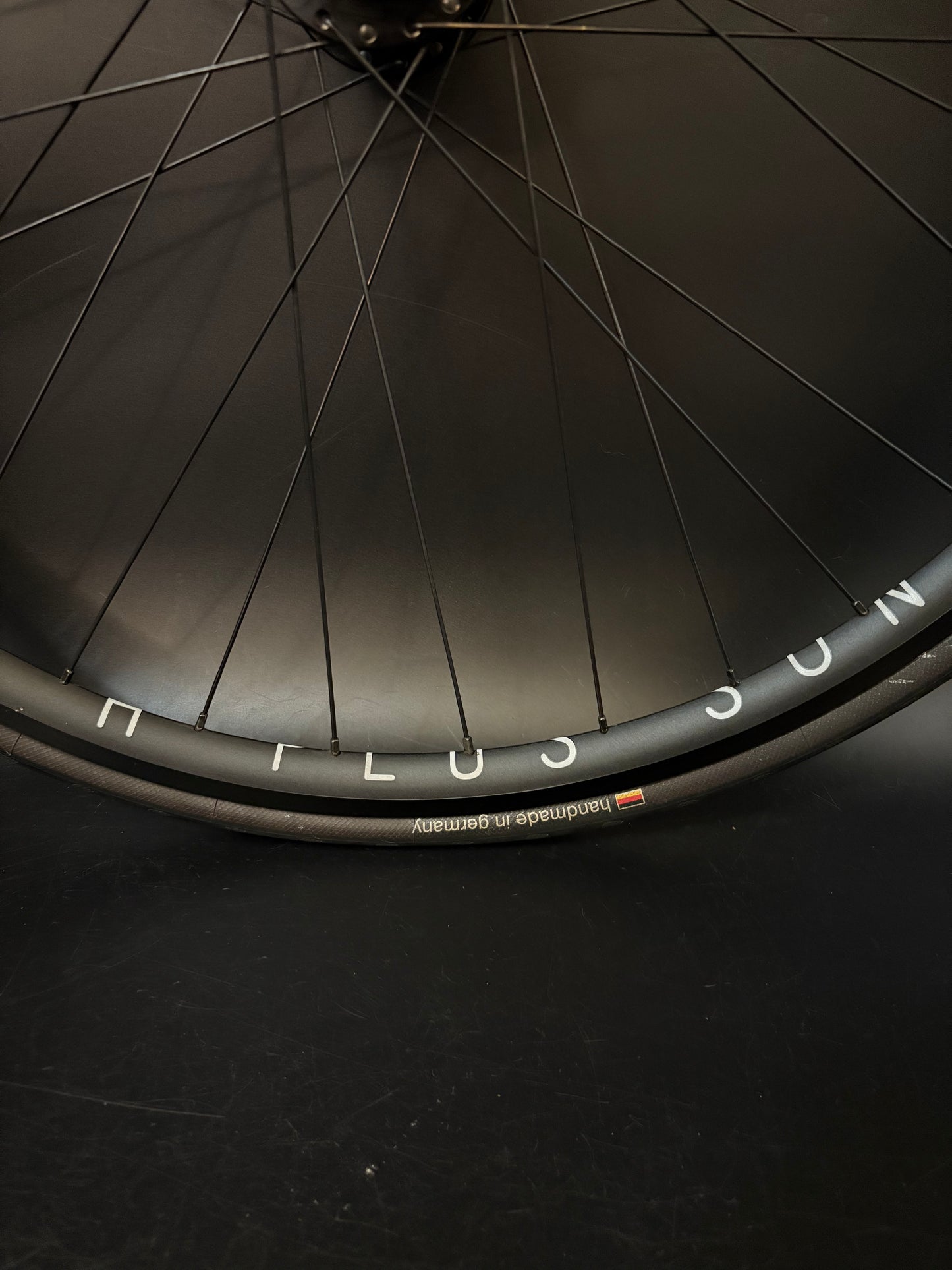 H Plus Son Archetype / Phil Wood HF Black Wheelset 32h