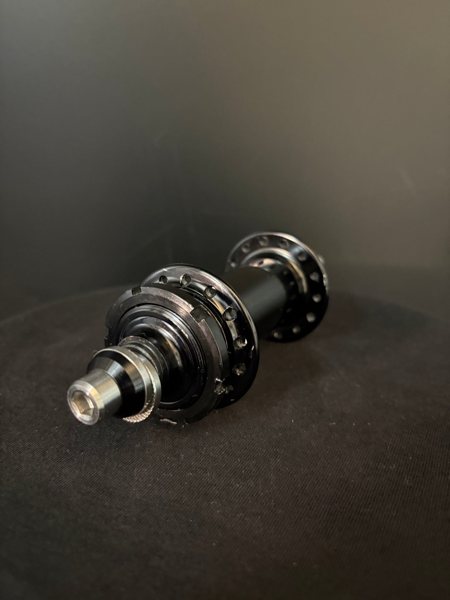 Mack Superlight Hubset Black/White 20/28h