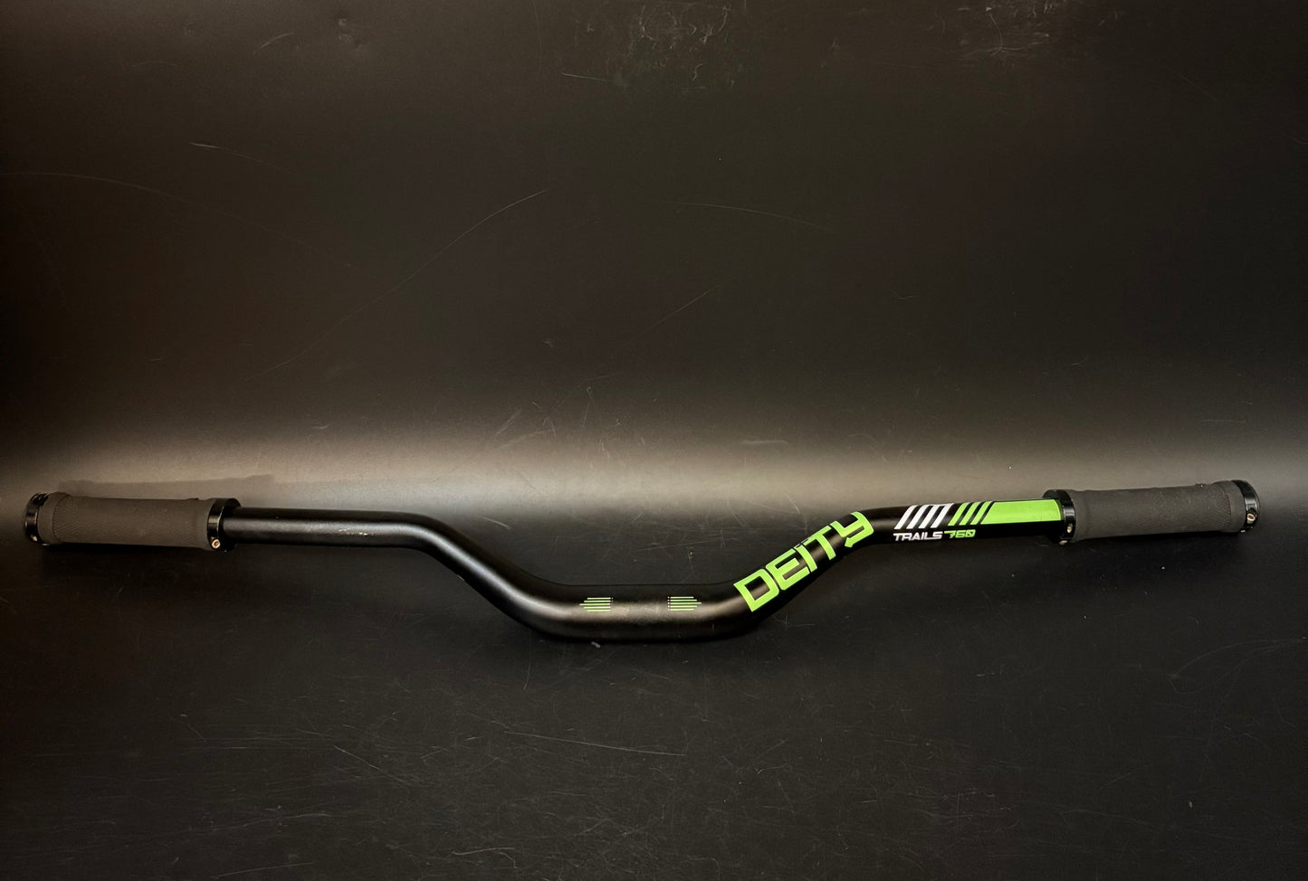 Deity Trails 760 Riser Handlebar Black/Green 760mm 31.8