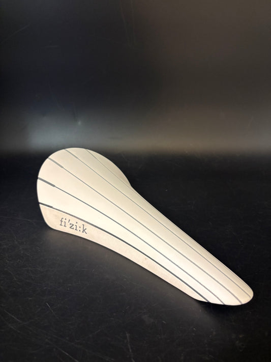 Fizik Volta Saddle White