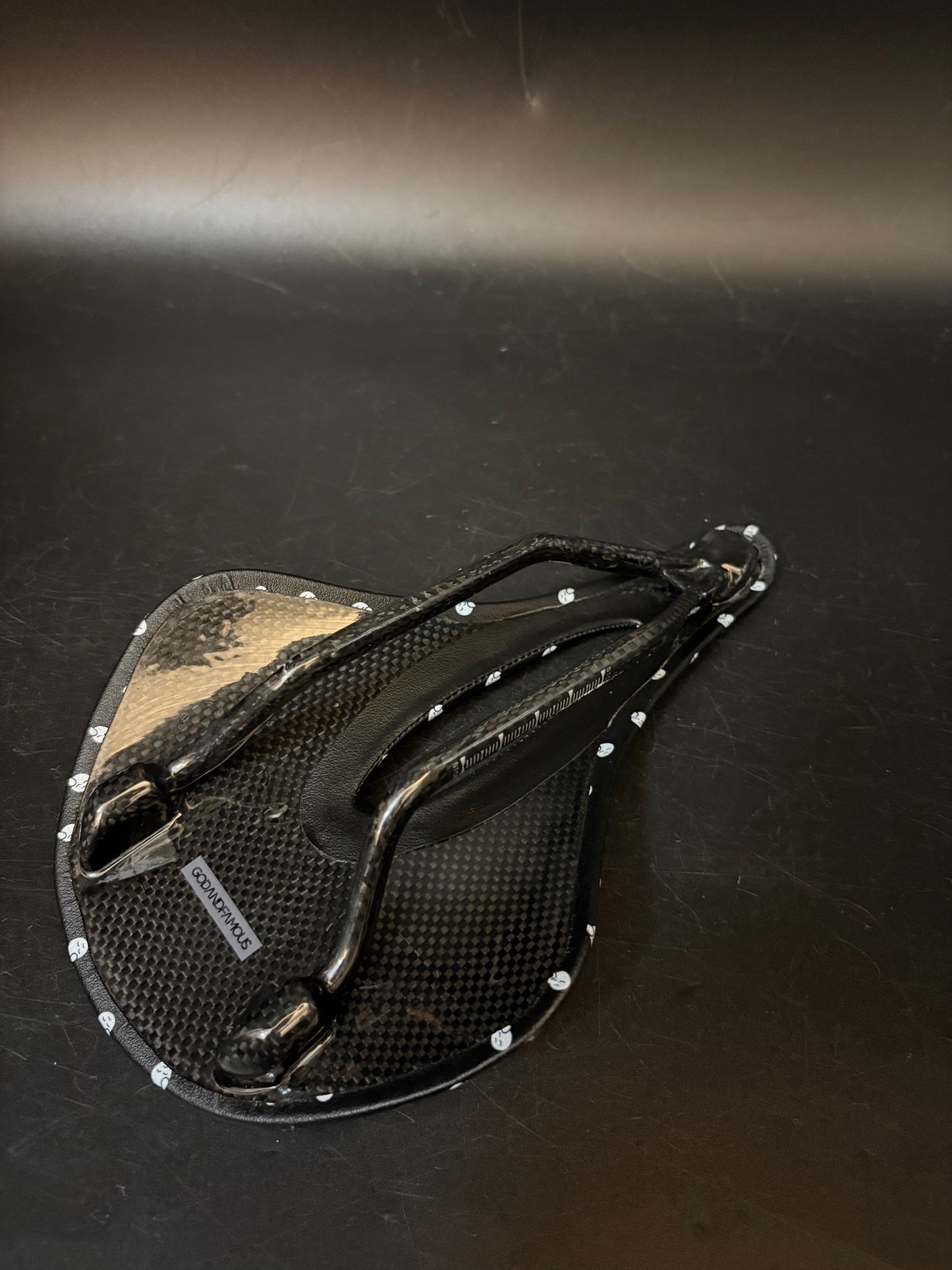 God & Famous Paincave Saddle Carbon Black