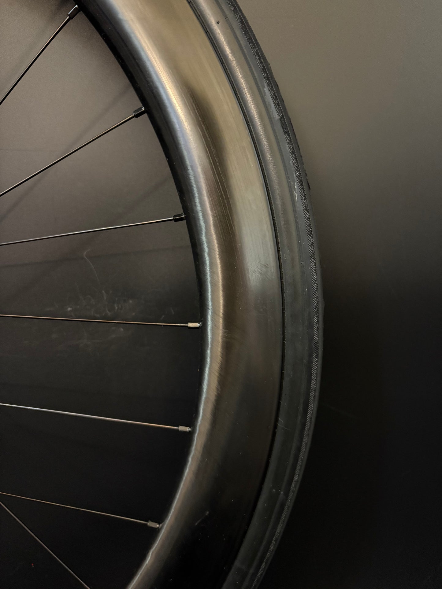 Light Bicycle Falcon AR45 Carbon Clincher / White Industries Black Wheelset 28h