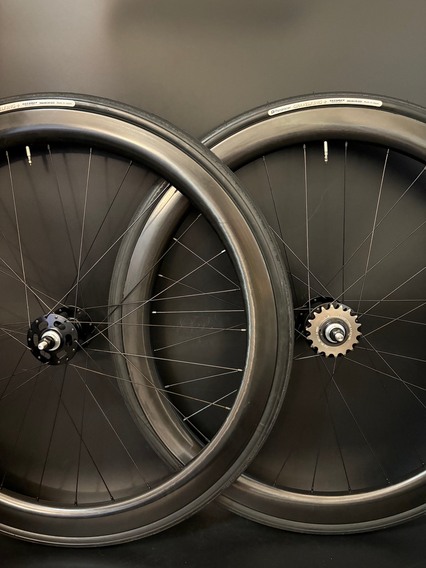 Light Bicycle Falcon AR45 Carbon Clincher / White Industries Black Wheelset 28h