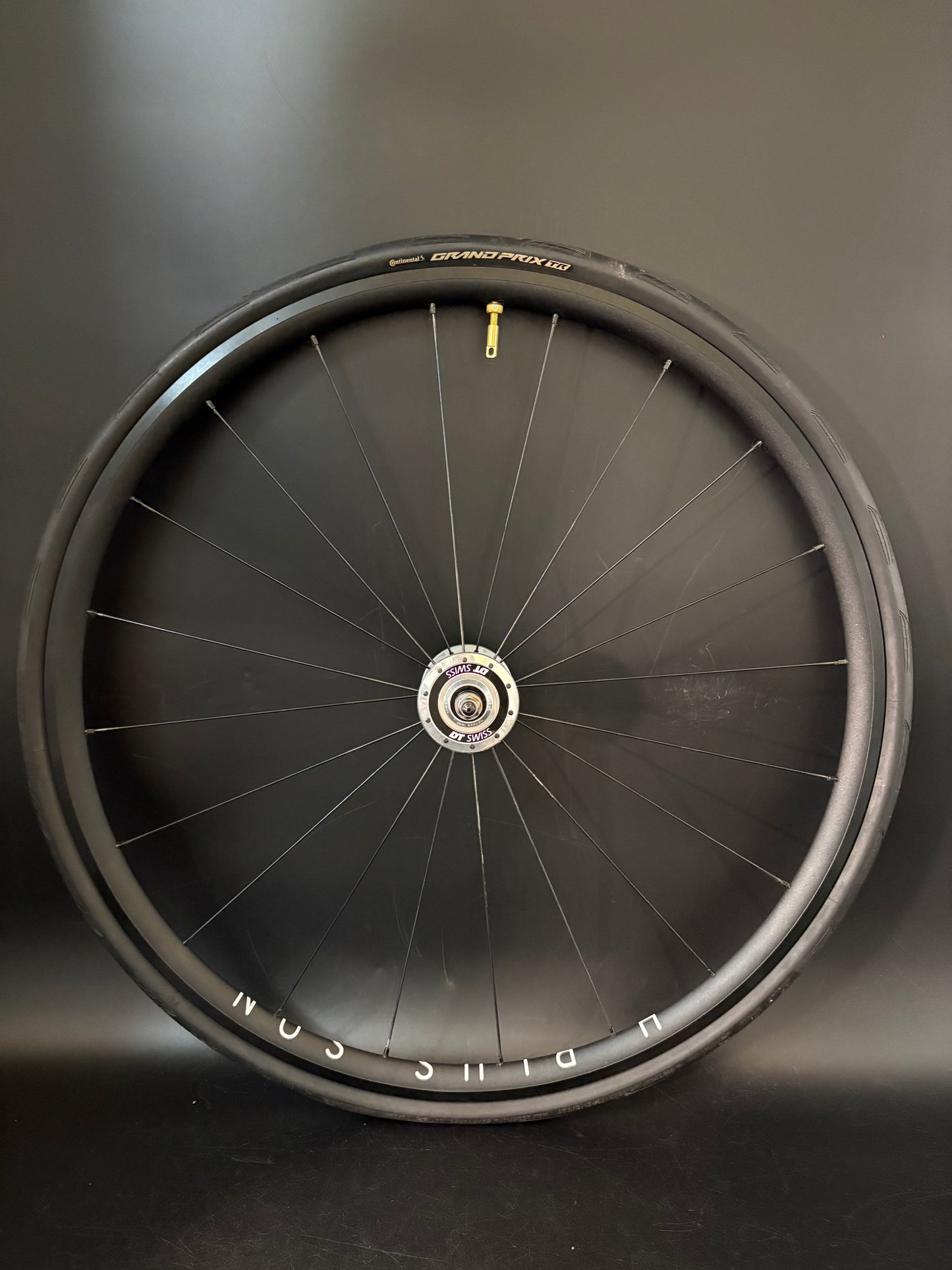 H Plus Son Archetype / DT Swiss Wheelset Black 20/24h