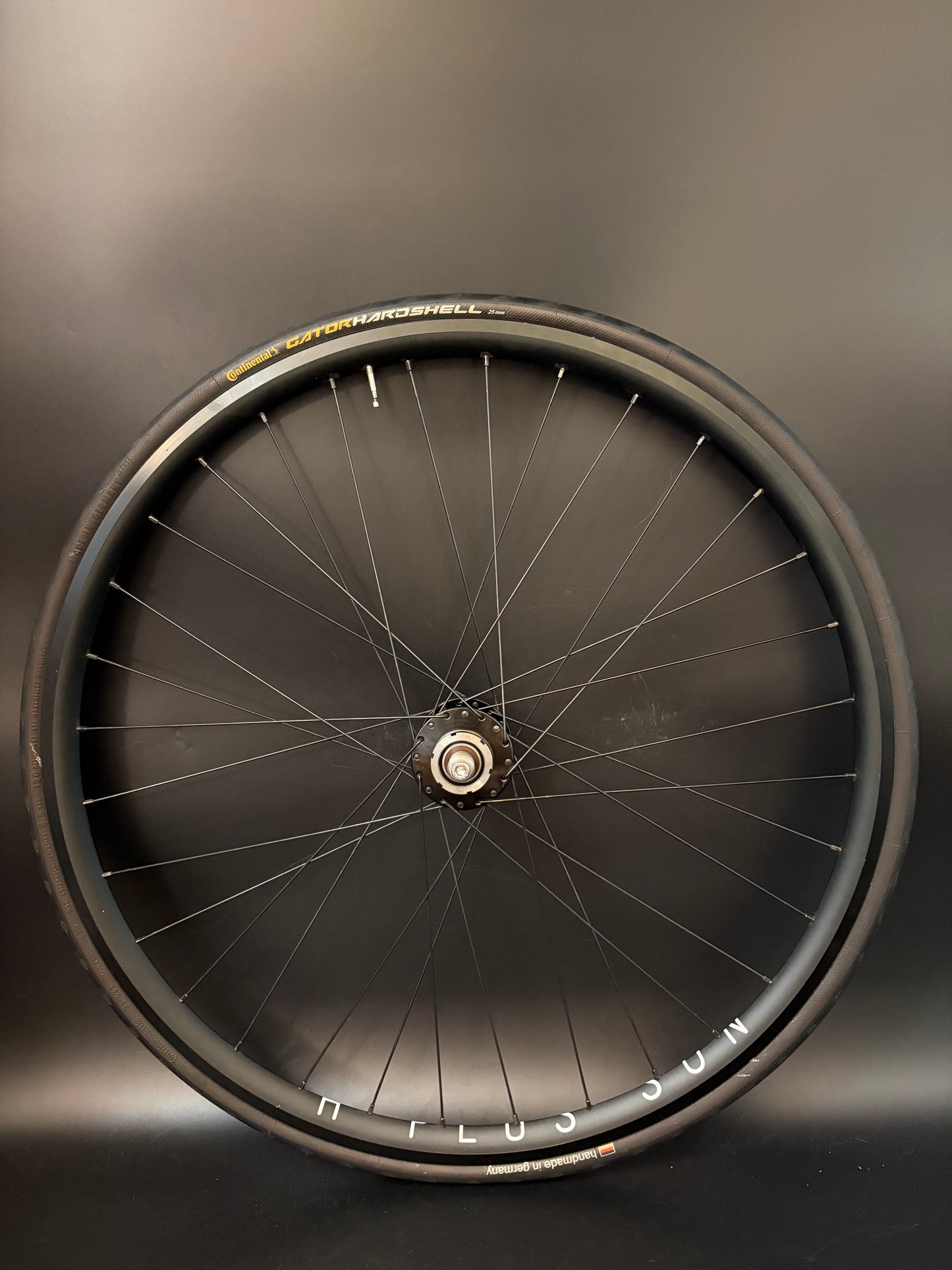 H Plus Son Archetype / Phil Wood HF Black Wheelset 32h