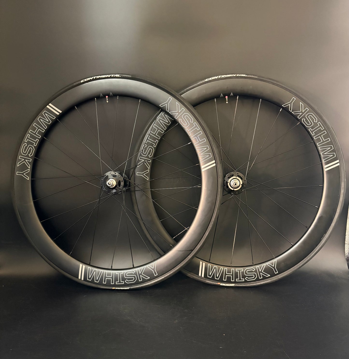 Whisky 50mm Carbon Clincher / Halo Wheelset Black 24h