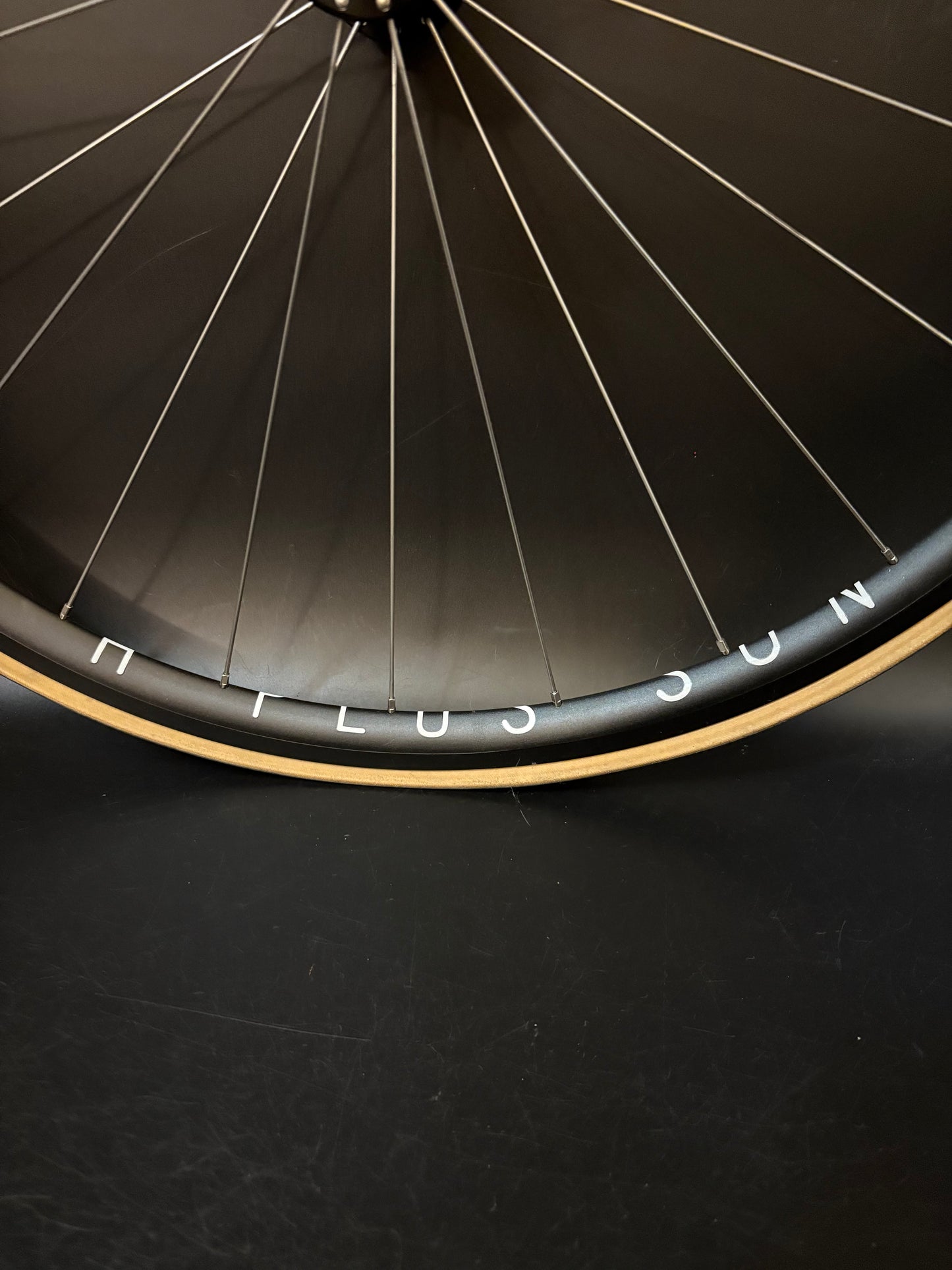 H Plus Son Archetype Black / Phil Wood LF Wheelset Black 24/32h