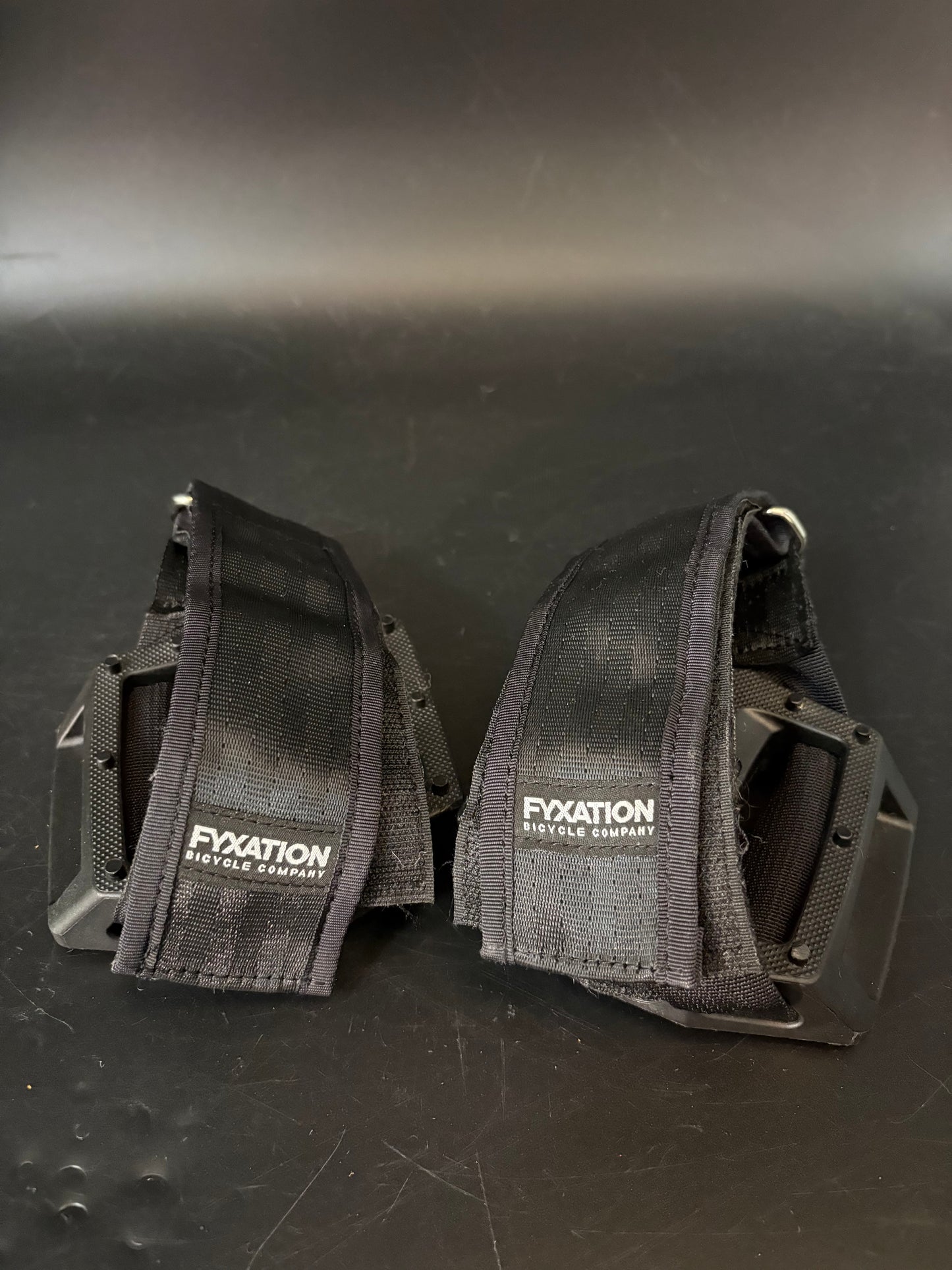 Fyxation Pedal / Straps Setup Black