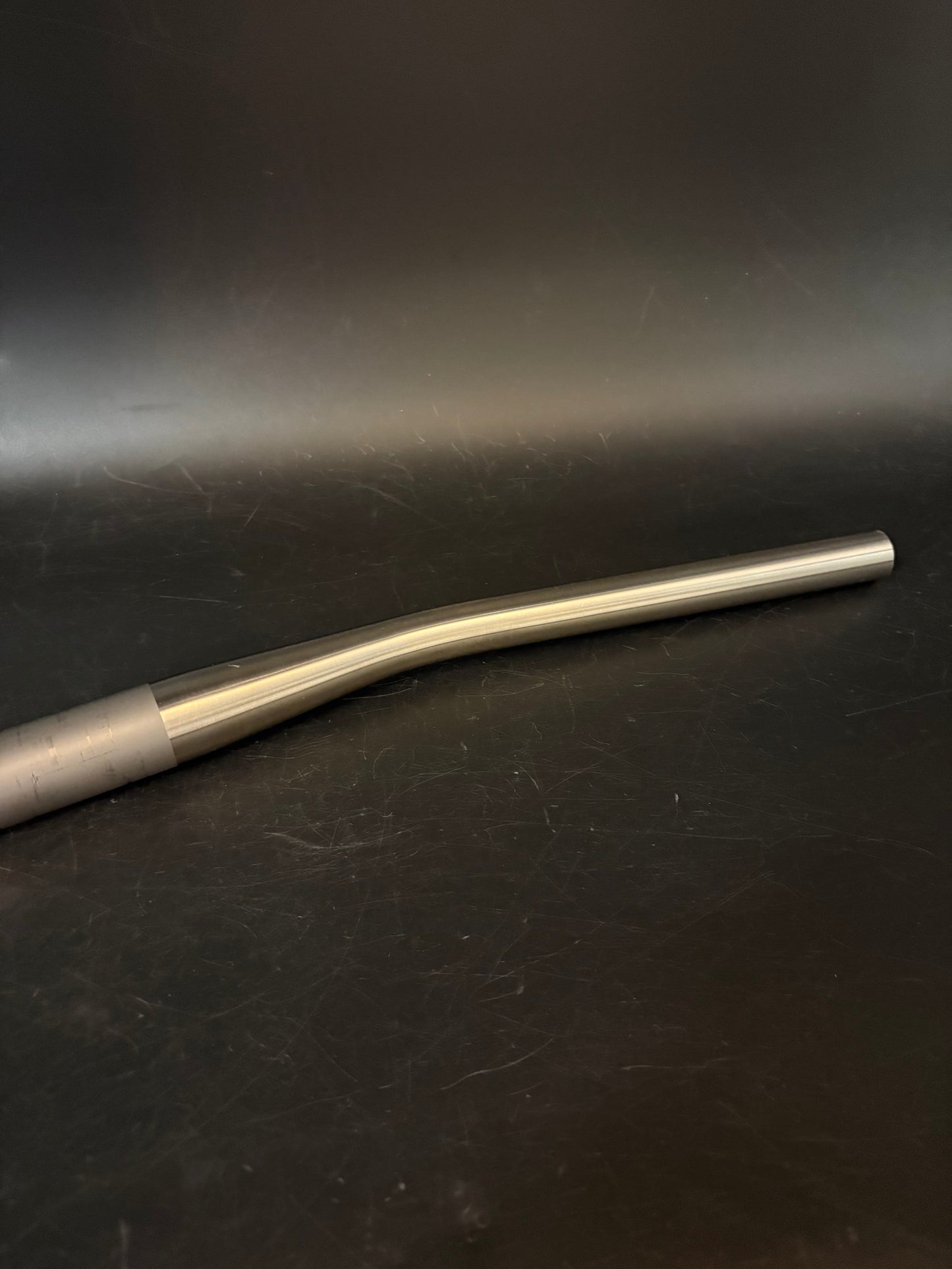 Thomson Flat Handlebar Titanium 670mm 31.8