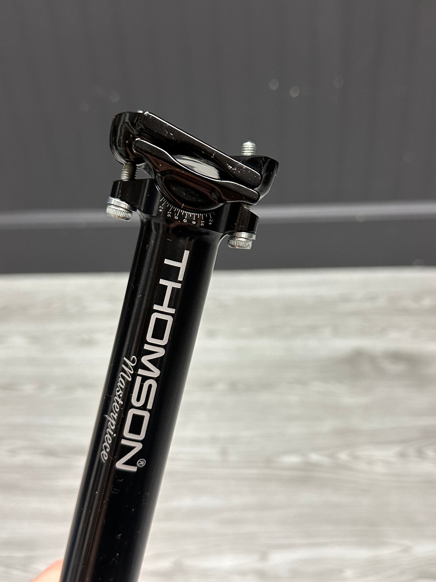 Thomson Masterpiece Seatpost Black 27.2 240mm