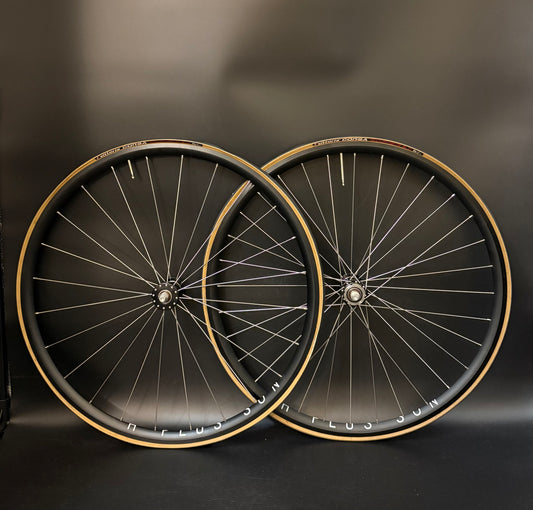 H Plus Son Archetype Black / Phil Wood LF Wheelset Black 24/32h