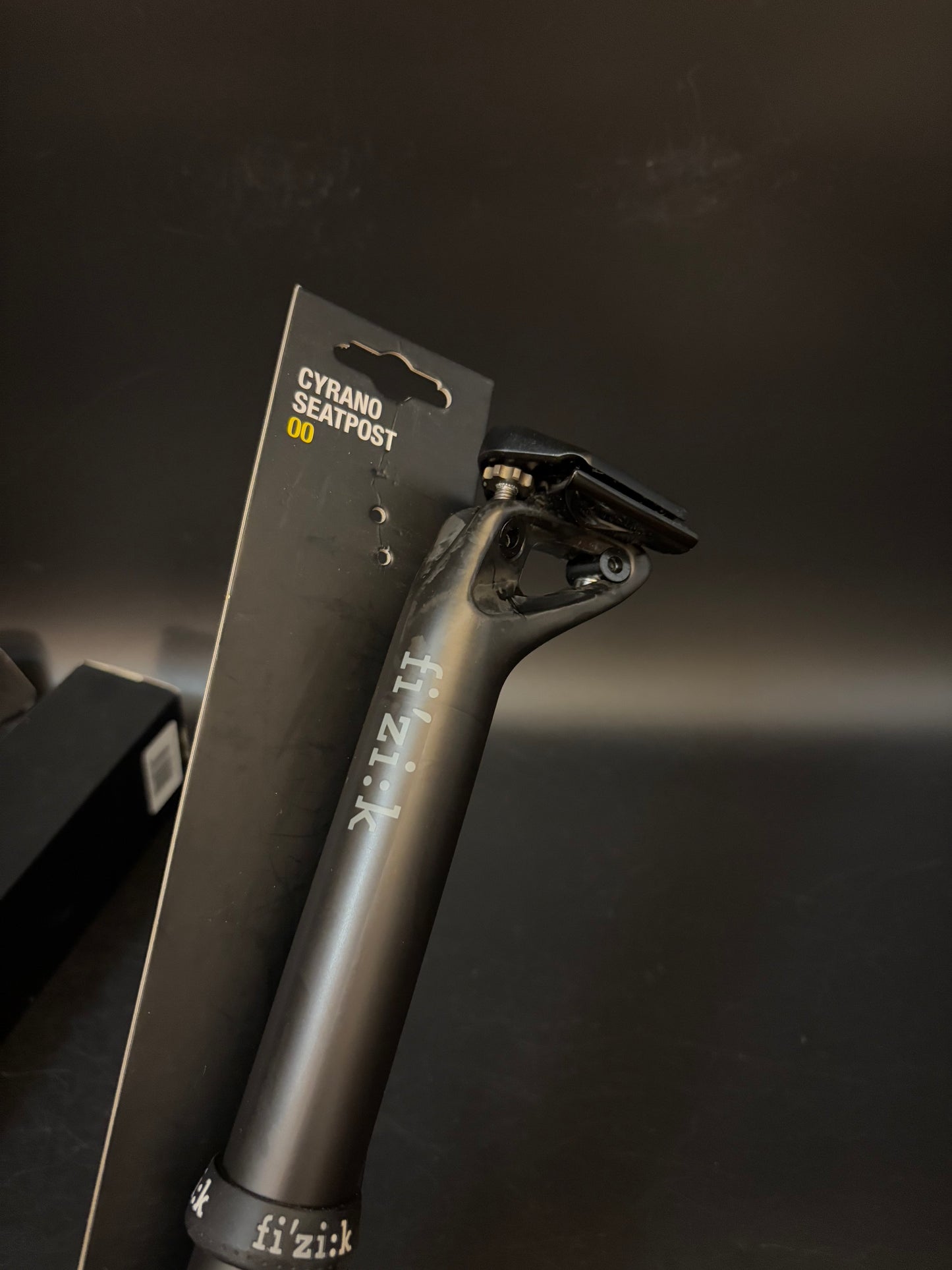 NEW Fizik Cyrano 00 Seatpost Carbon 31.6 330mm