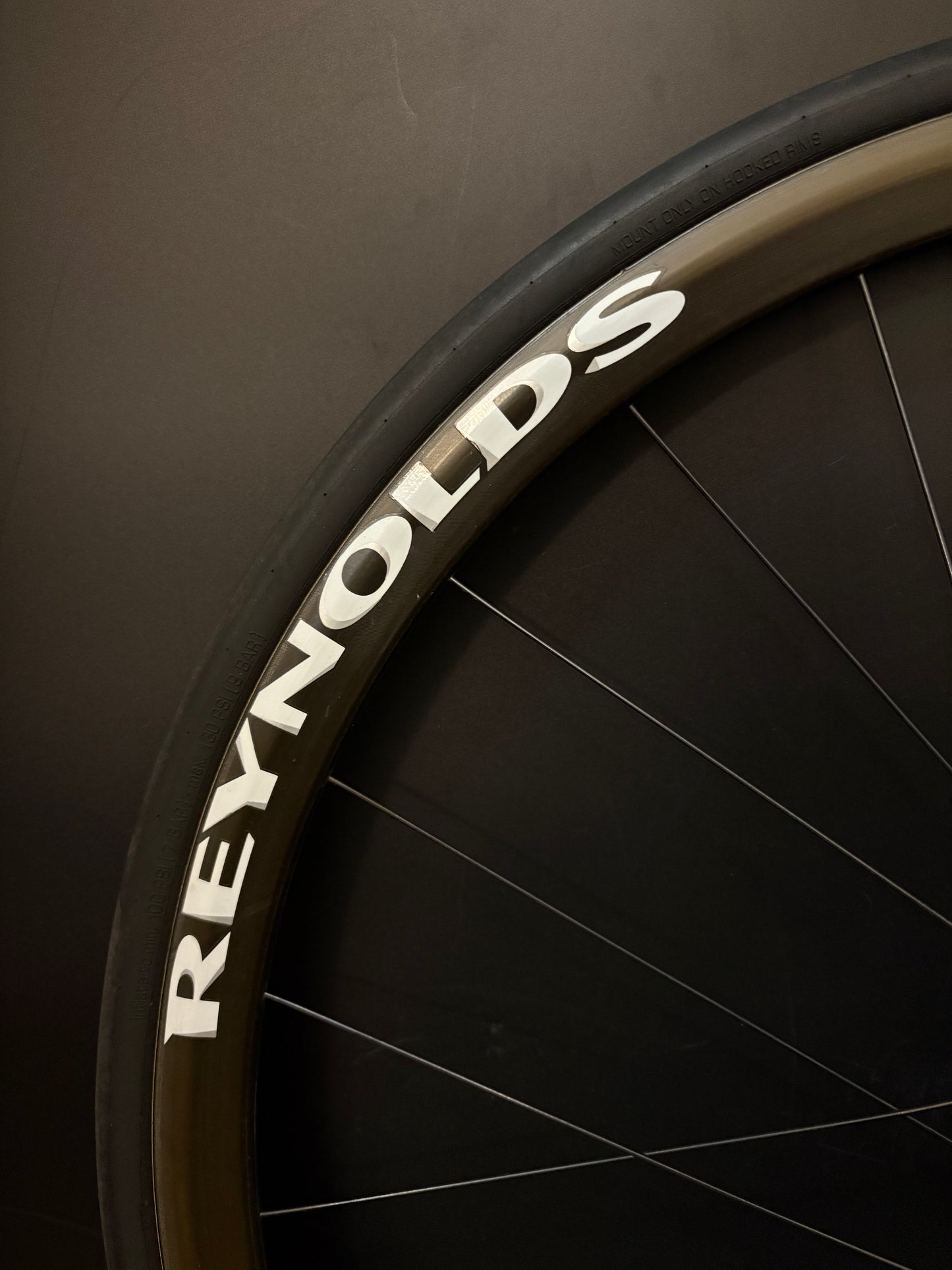 Reynolds Assault 35mm Carbon Clincher Wheelset 20/24h
