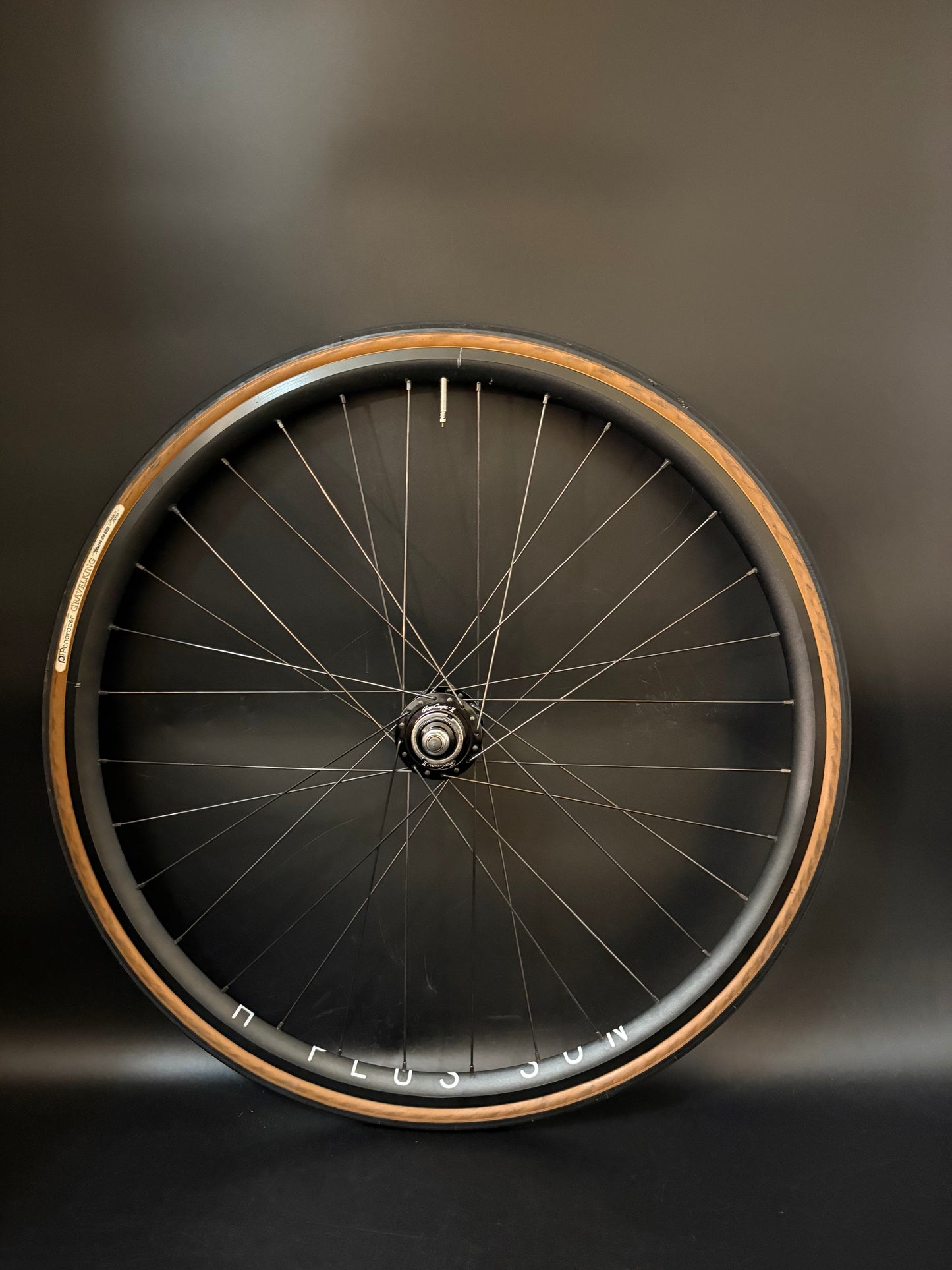 H Plus Son Archetype Black / Gran Compe Wheelset 32h