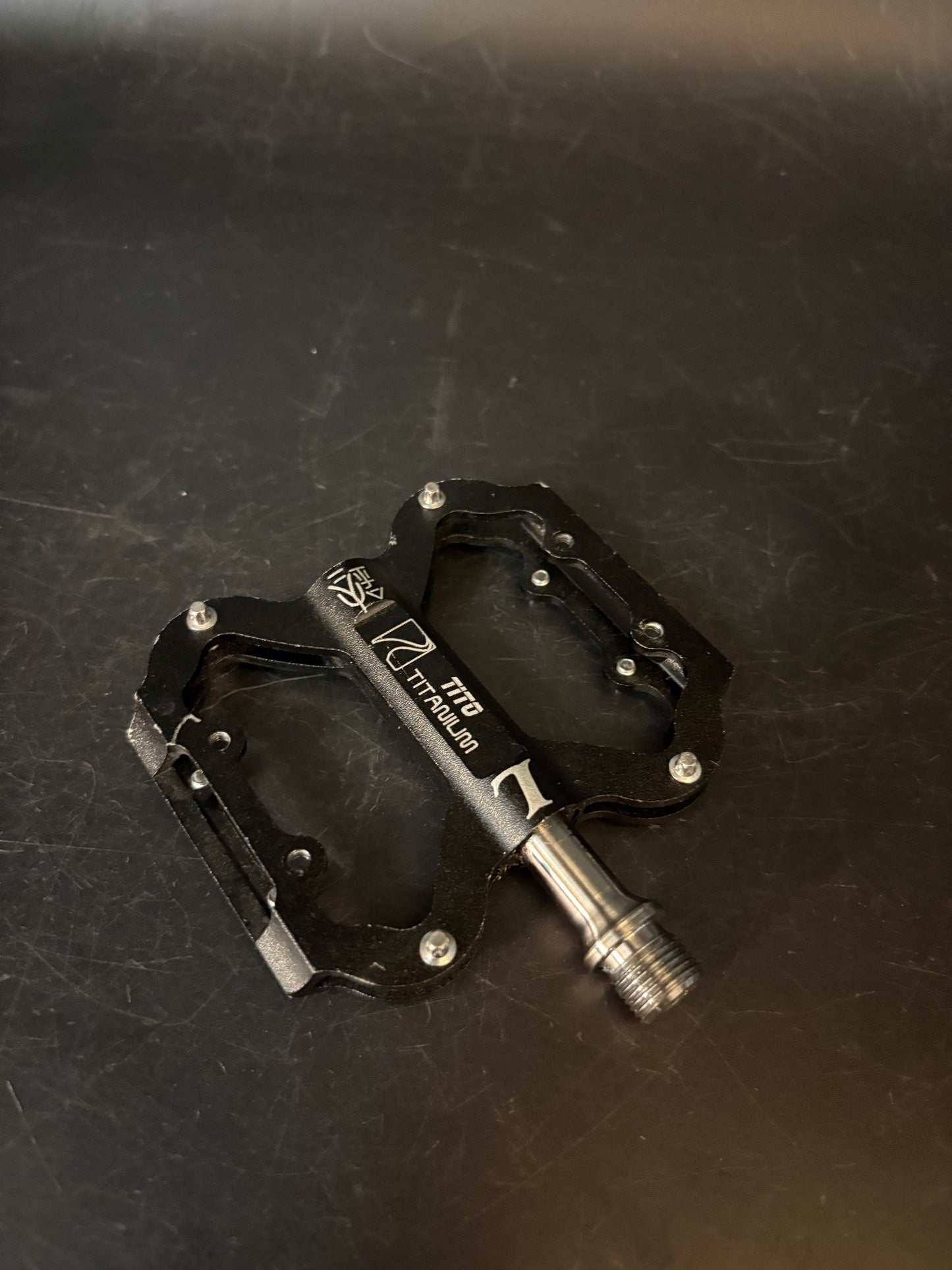 Tito Titanium Platorm Pedals Black