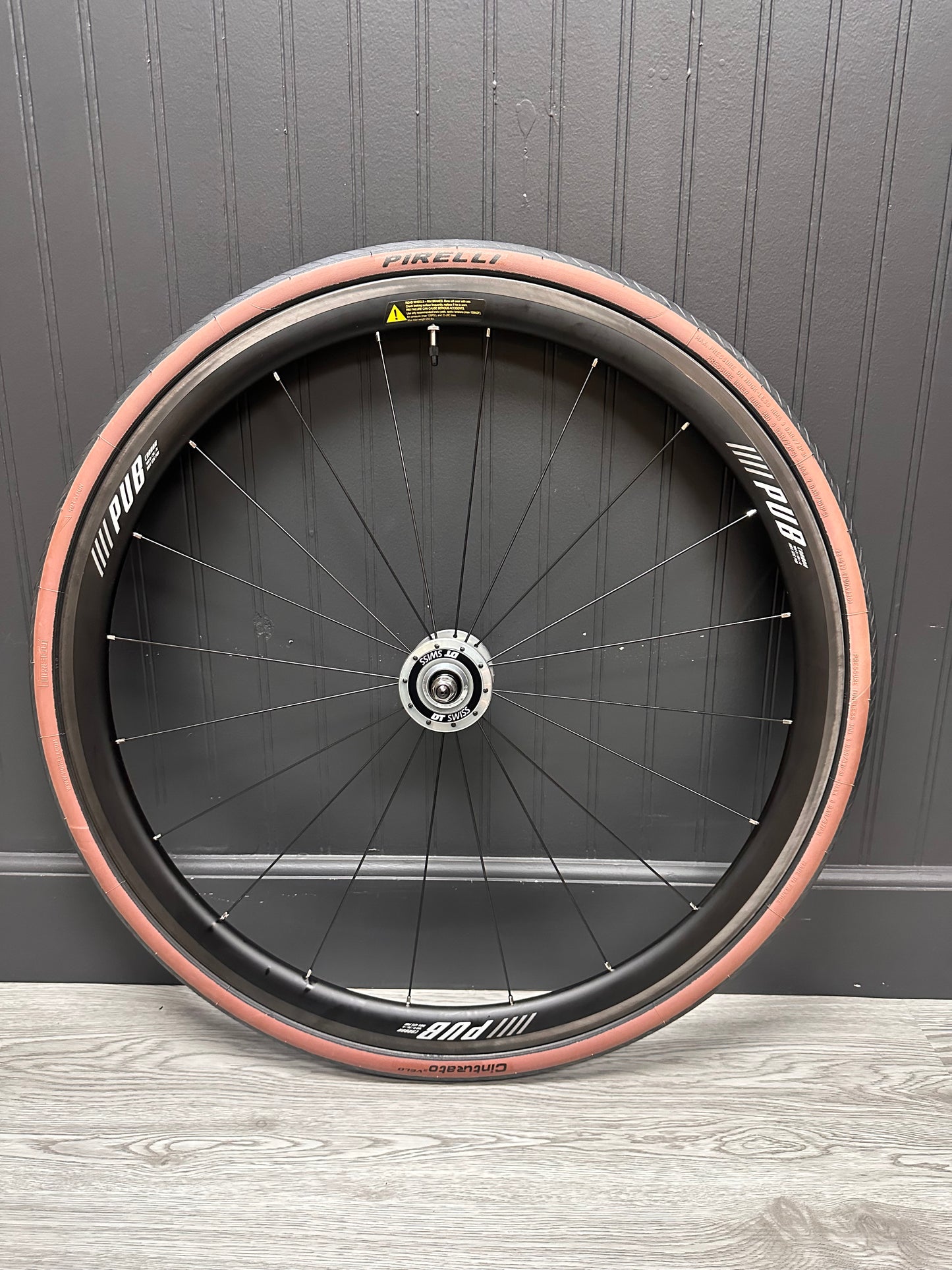 Pub 40mm Carbon / DT Swiss Wheelset 20/24h Fixed/Fixed