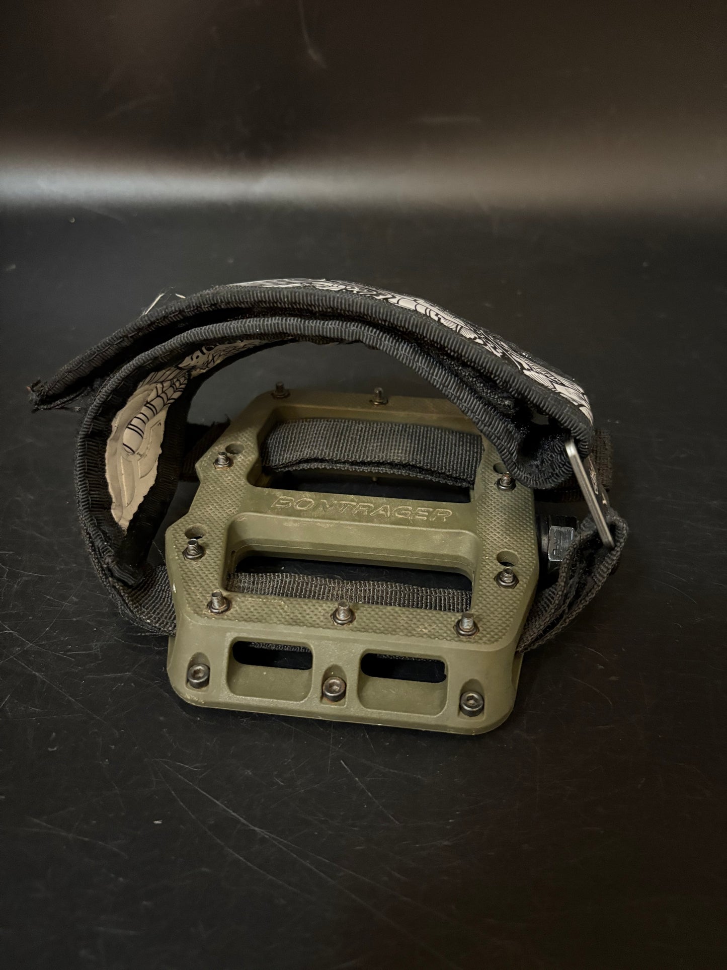 Bontrager Platform Pedals / Cinelli Mike Giant Straps Pedal Setup