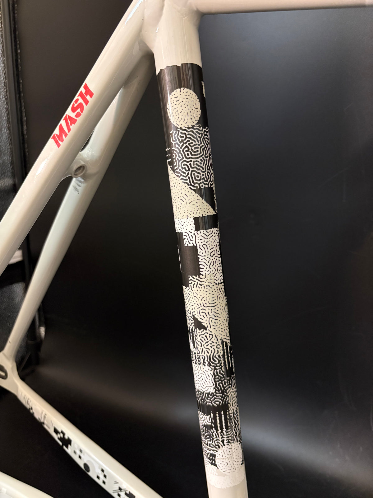 Mash AC-4 Prototype Frameset White/Black 54cm Medium