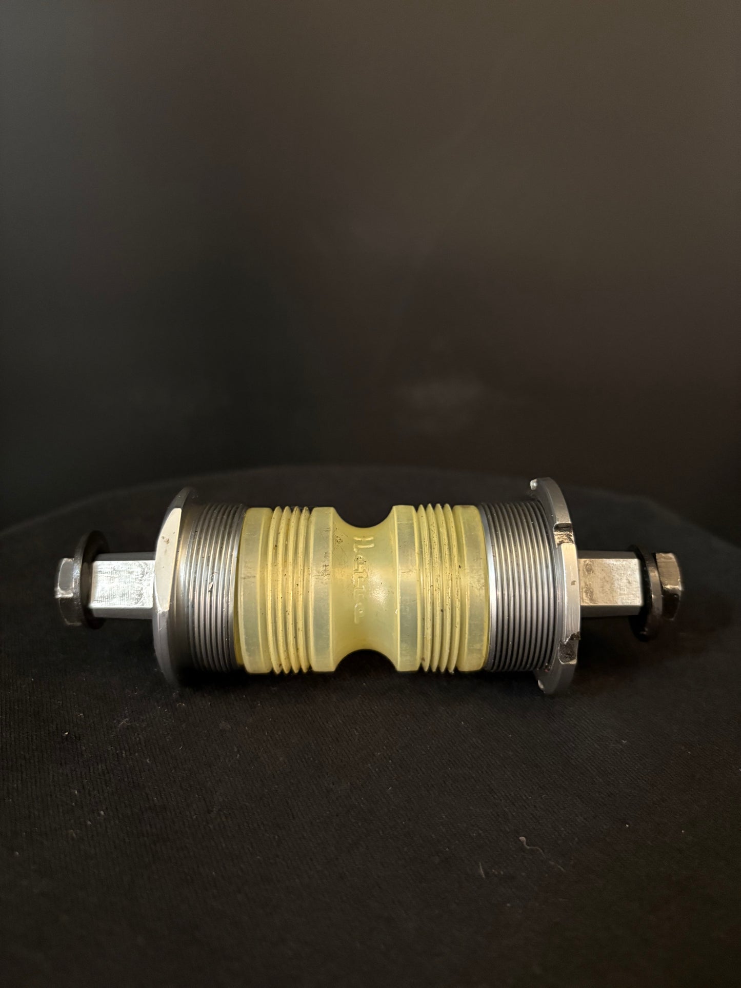 Hatta Swan R9400 Bottom Bracket NJS