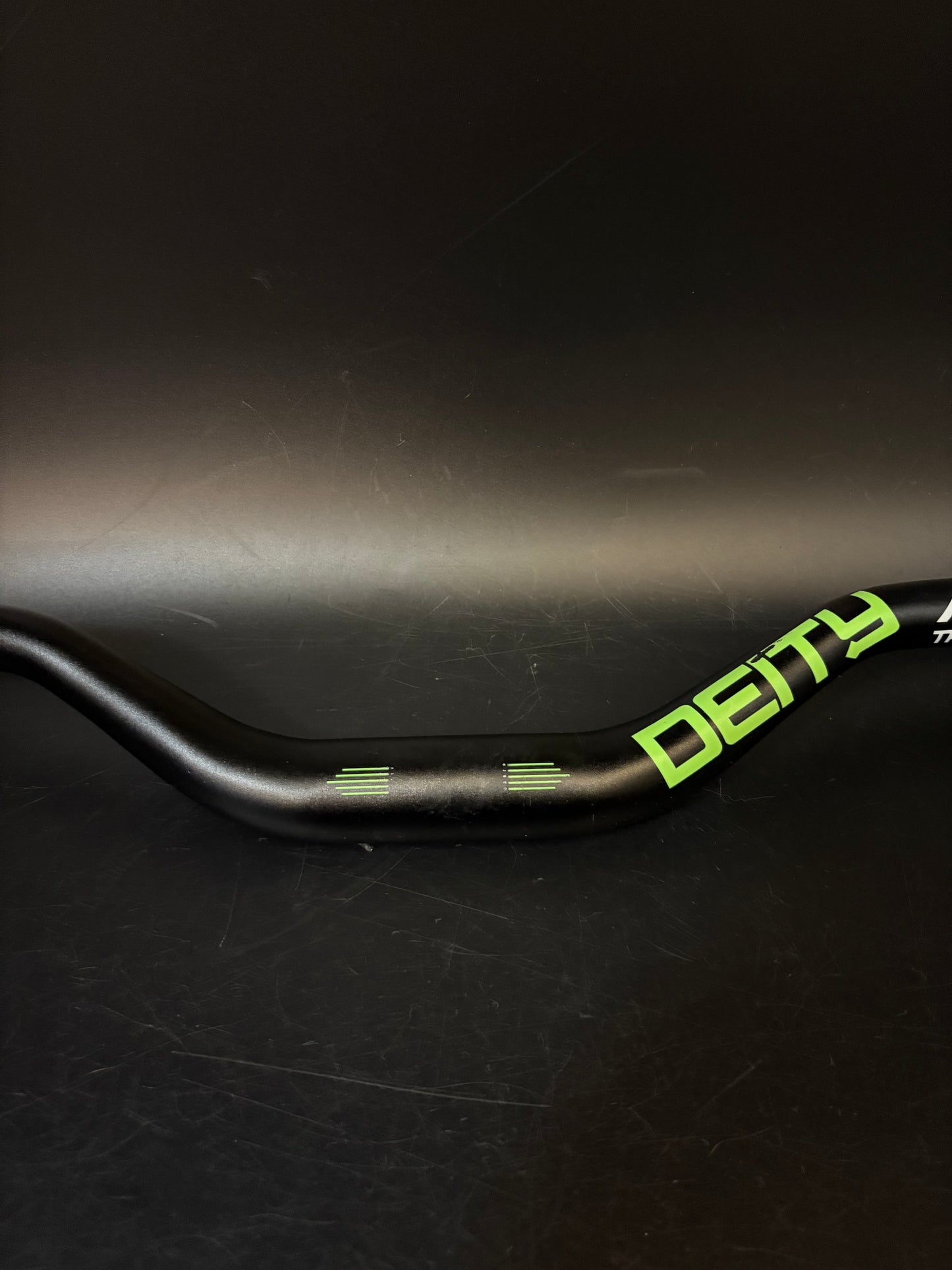Deity Trails 760 Riser Handlebar Black/Green 760mm 31.8