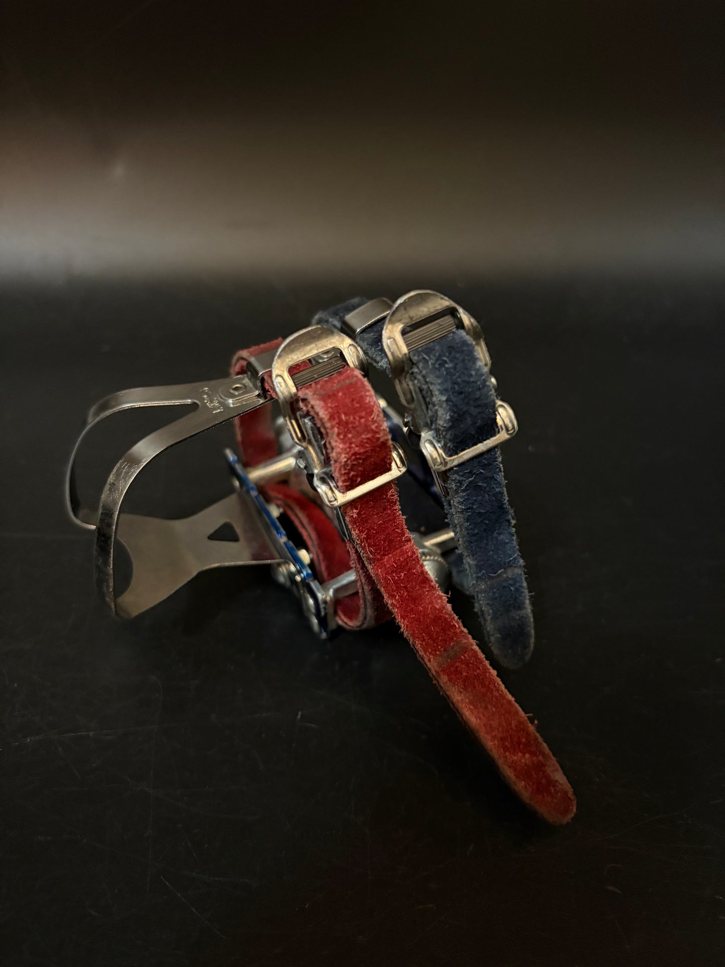 MKS Sylvan Red + Blue / Toshi Straps Pedal Setup