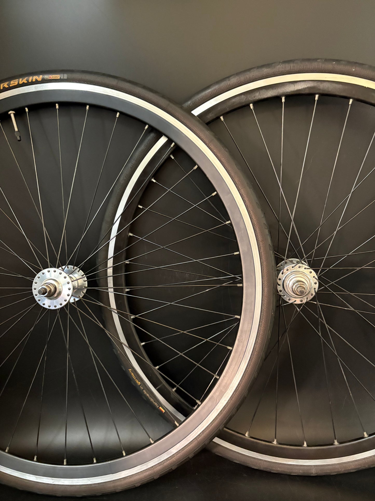 Deep V Machined Black / Surly Wheelset 36h